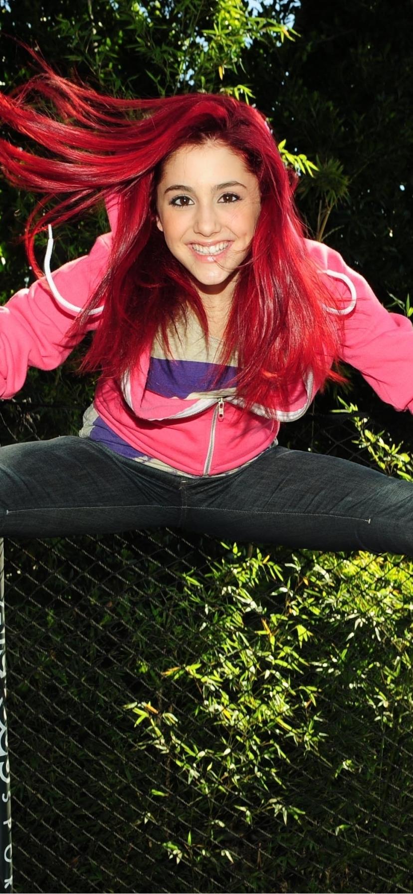 828x1792 Celebrity Ariana Grande