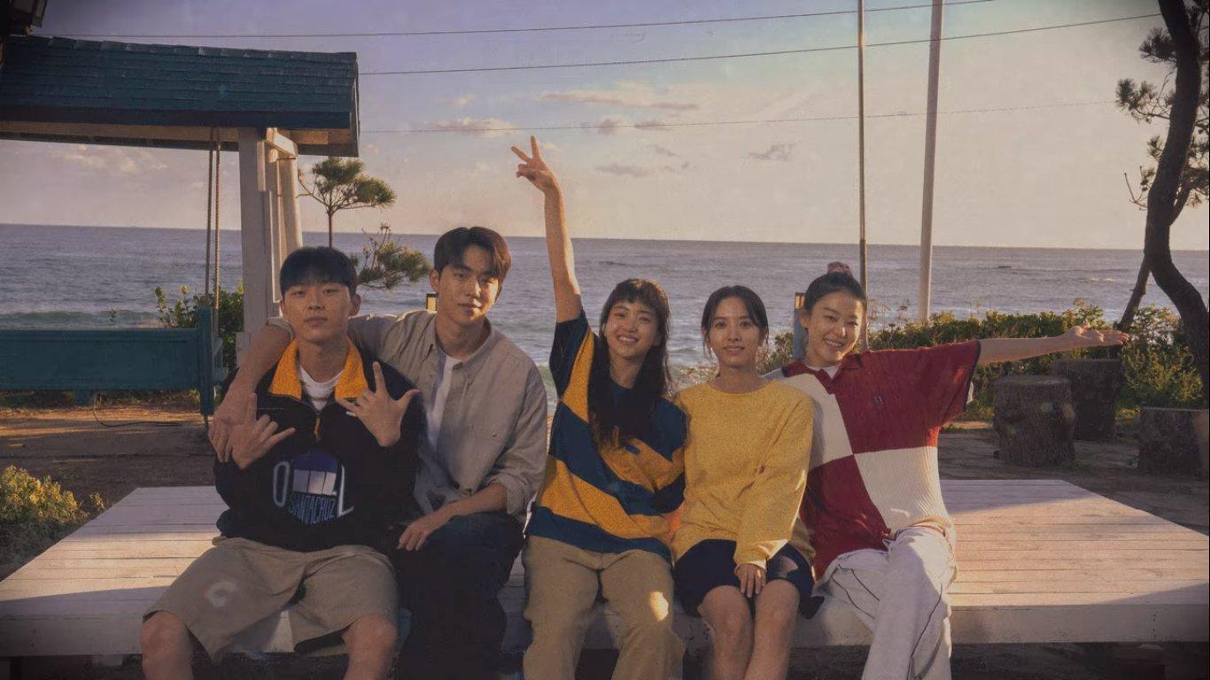 1366x768 kdrama tweets'm feeling emotional after watching #TwentyFiveTwentyOneEp10. I really love Twenty Five Twenty One with my whole heart