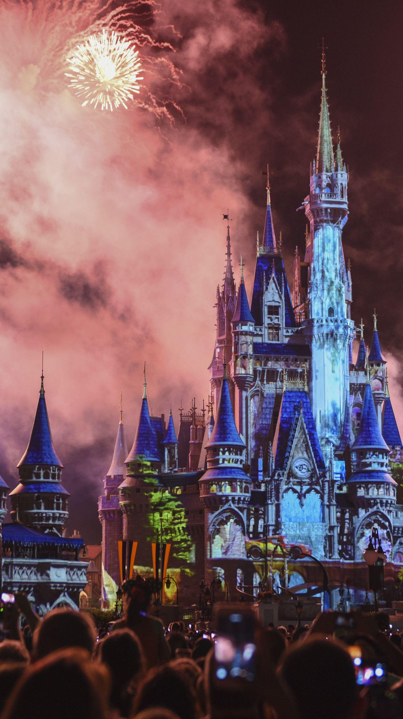 1400x2500 Disney World to bring back fireworks this summer