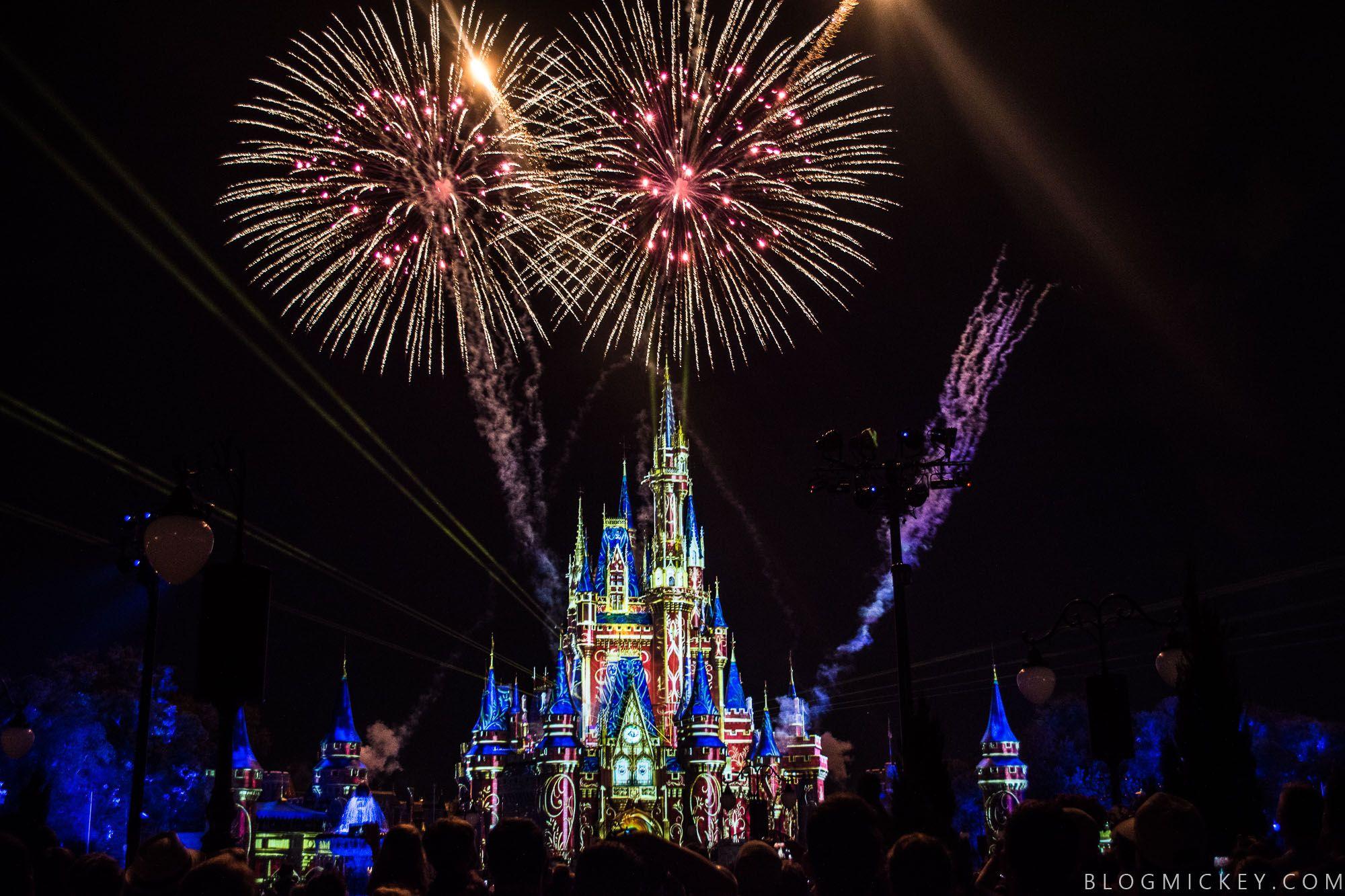 2000x1333 Disney Castle Fireworks Wallpaper