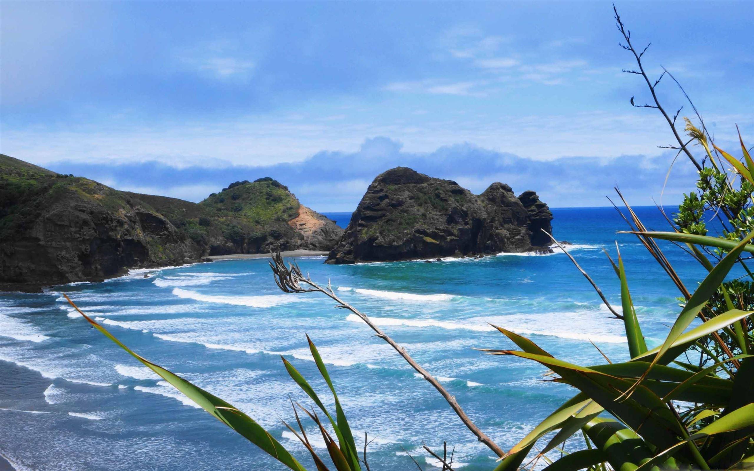 2560x1600 Piha Beach New Zealand MacBook Air Wallpaper Download