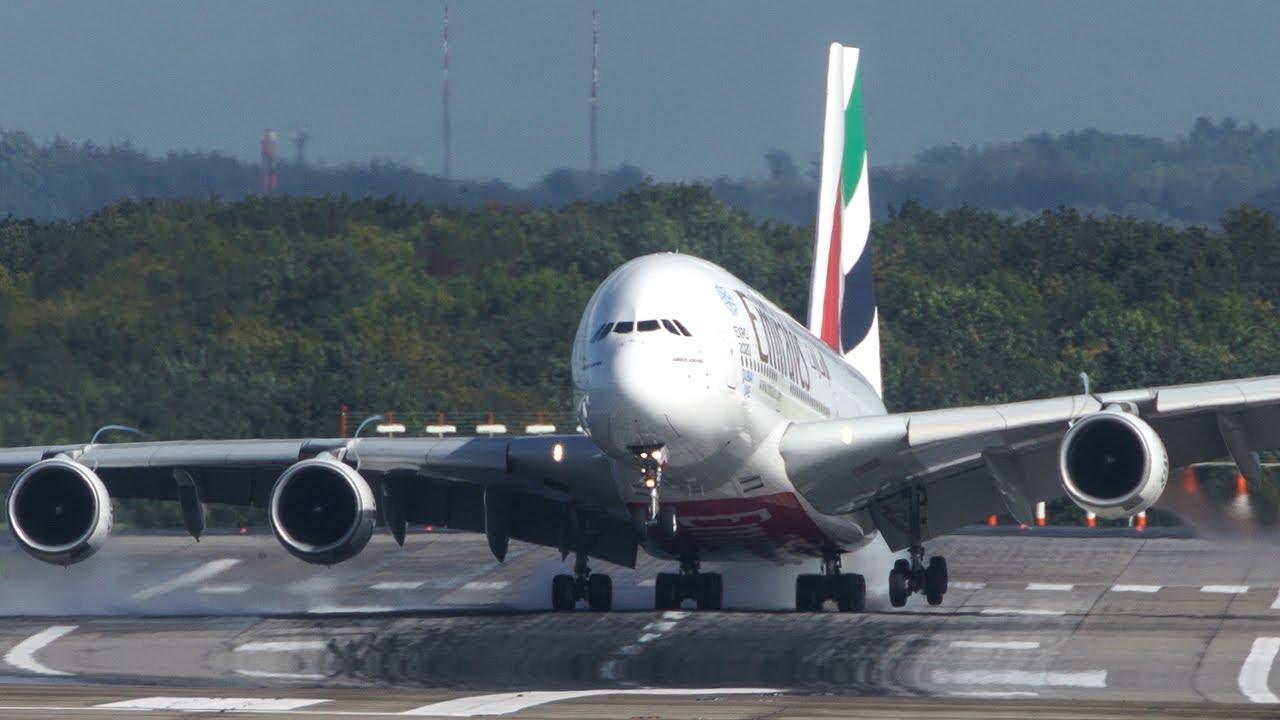 1280x720 Video of harrowing Airbus A380 landing goes viral