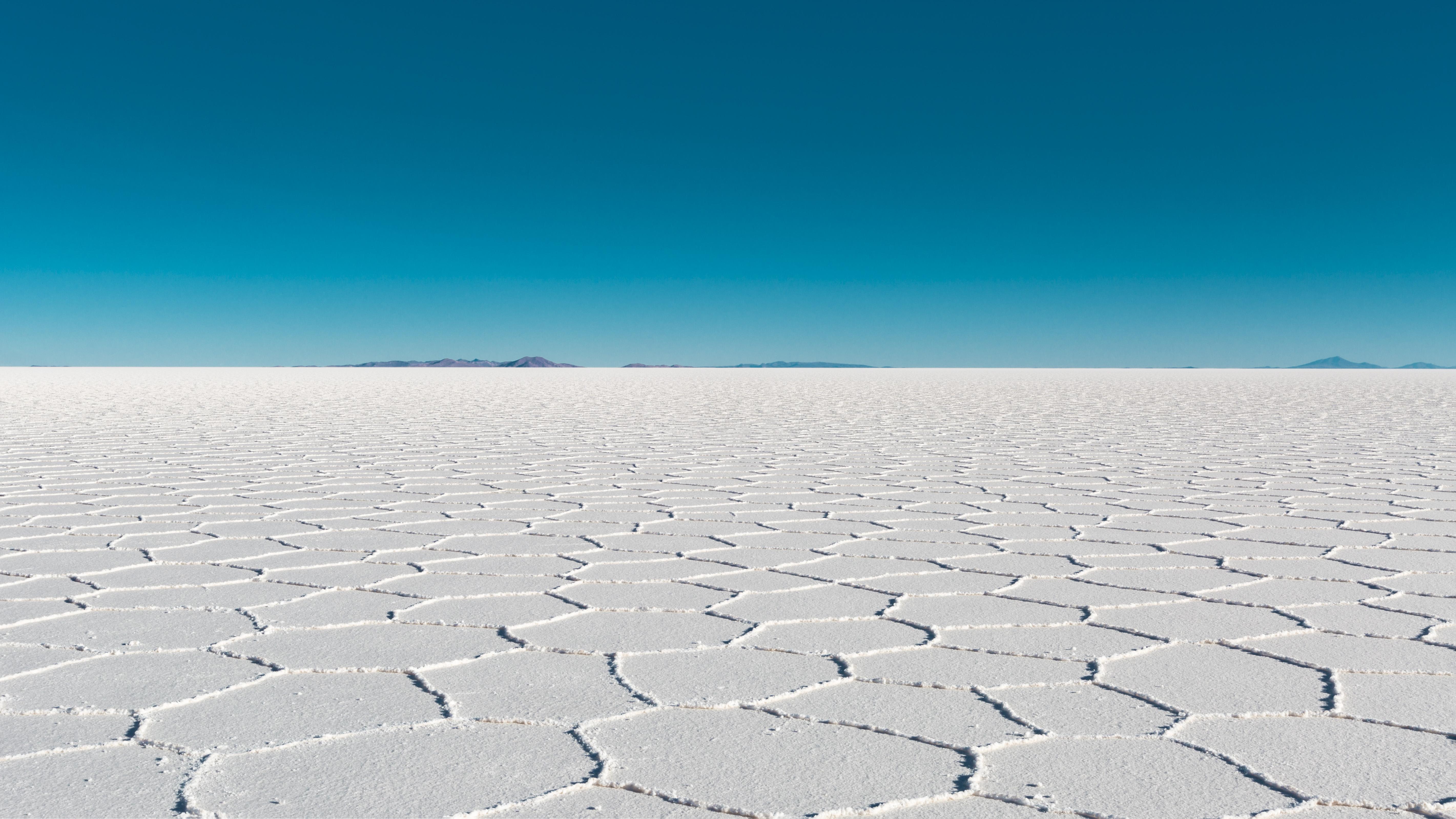 5683x3197 Uyuni Salt Flat · Free