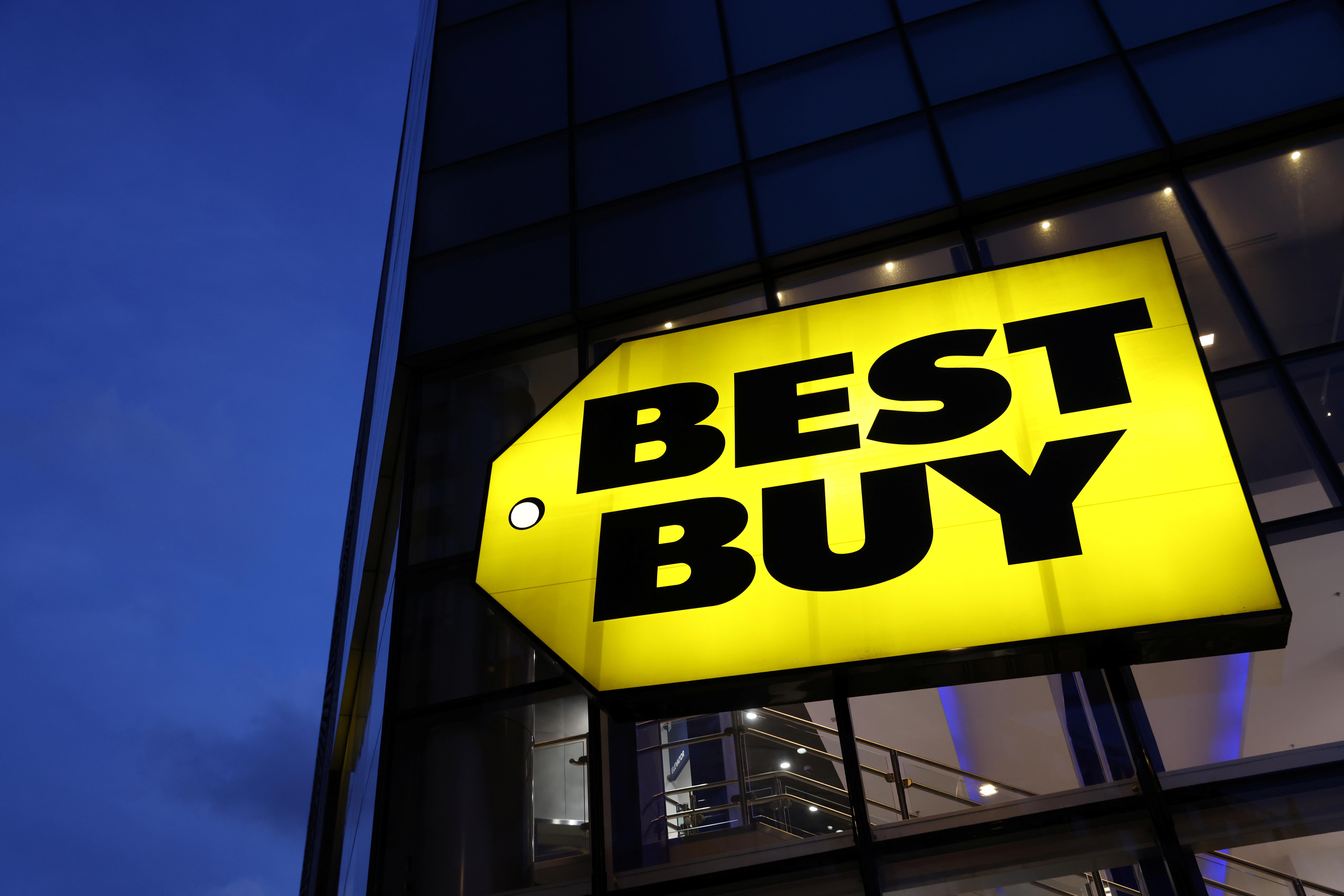 8192x5464 Best Buy forecasts holiday quarter sales below estimates as supply issues loom Globe and Mail
