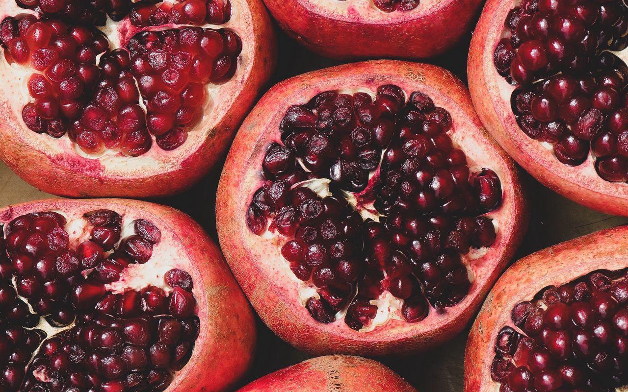 1280x800 Download wallpaper 1280x800 pomegranate, fruit, berries, ripe widescreen 16:10 HD background
