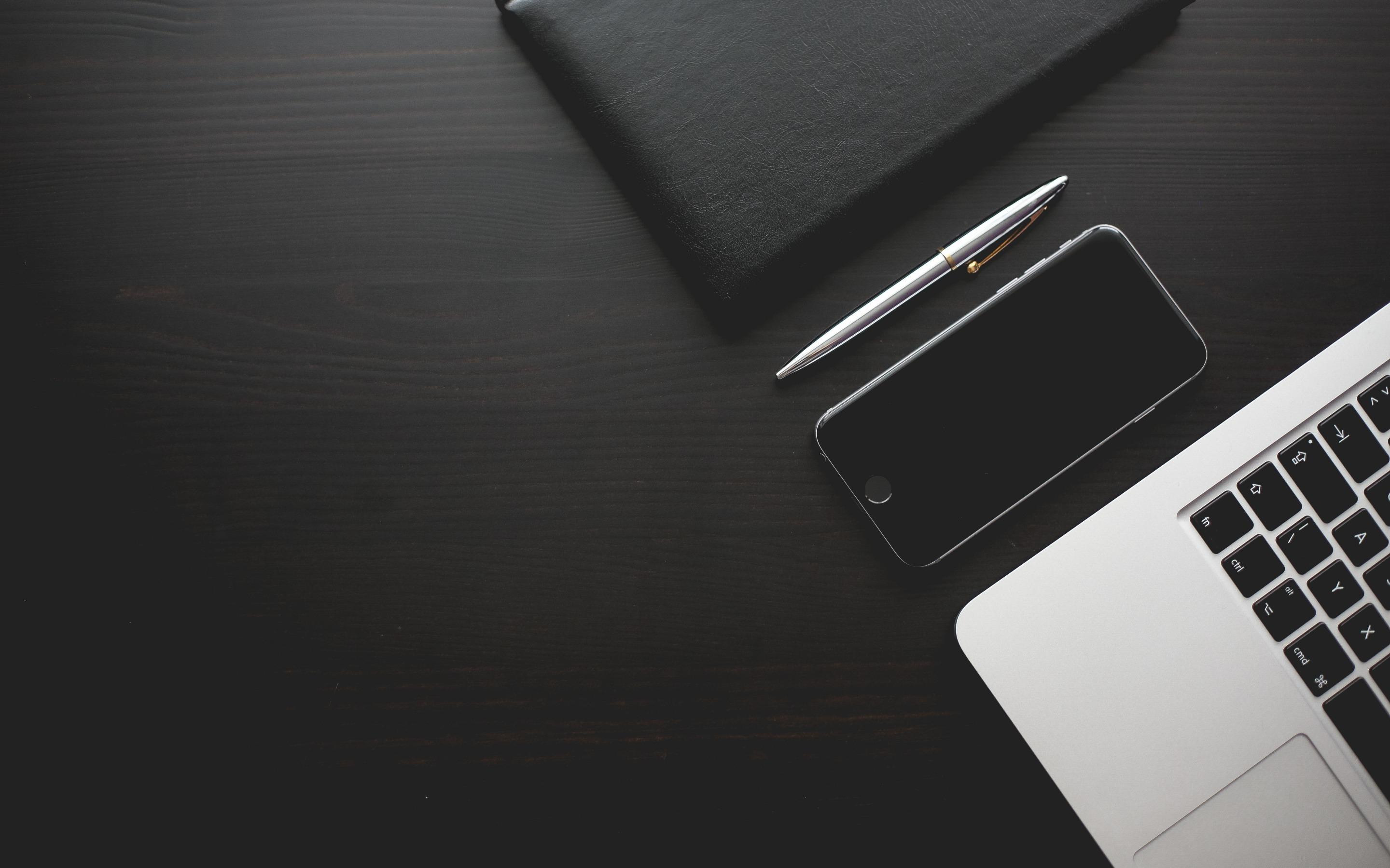 2880x1800 iPhone Macbook Pen Marketing Wallpaper Mobile