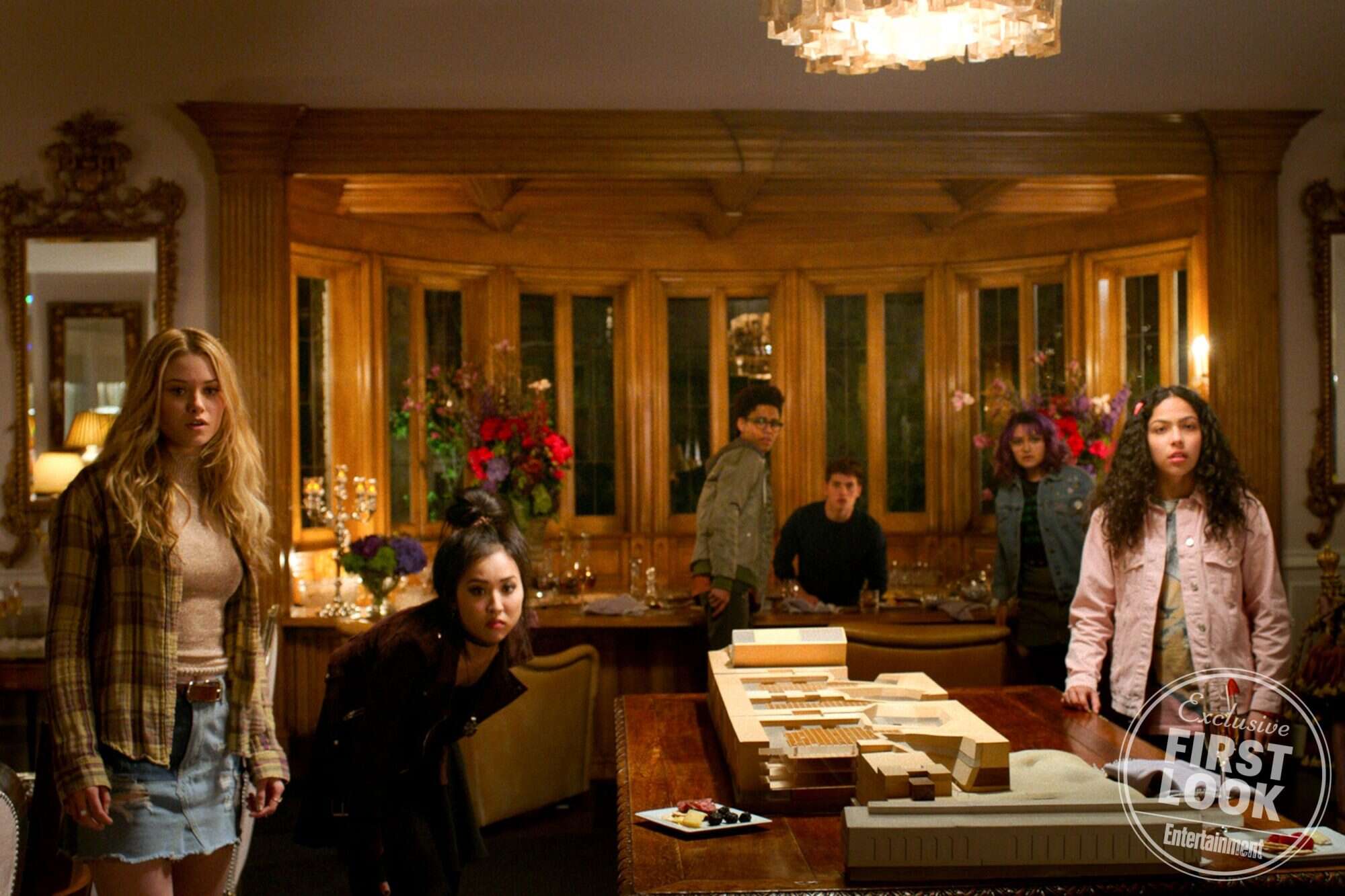 2000x1333 Marvel's Runaways first photo