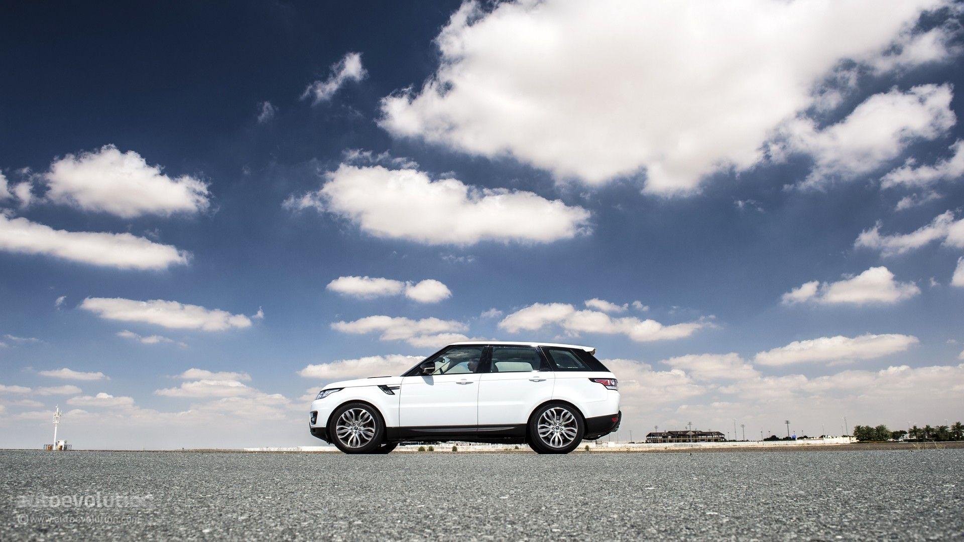 1920x1080 Range Rover Sport Supercharged in Dubai's Desert: HD Wallpaper