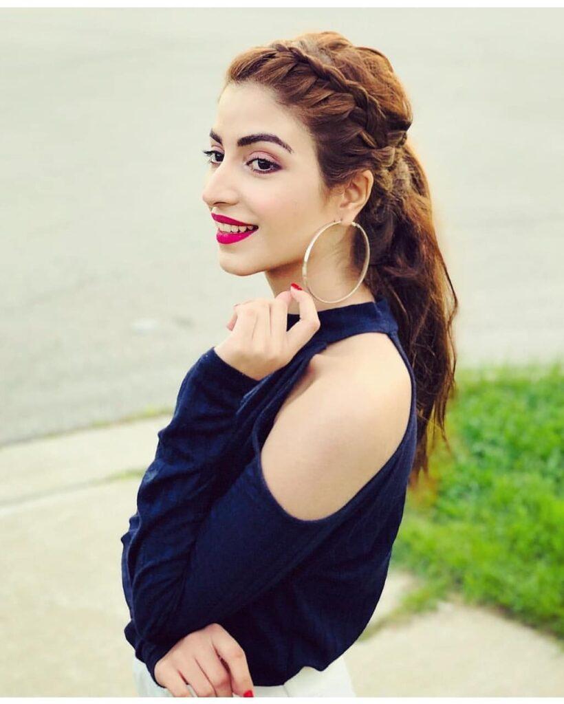 820x1024 Kinza Hasmi New Latest Picture Looking so Young and PrettyDeraywal Tv