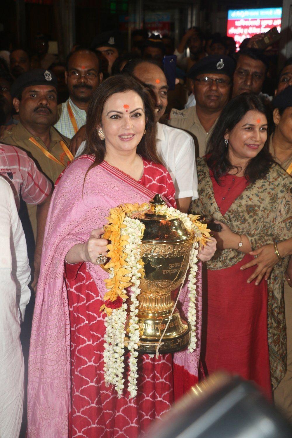 1000x1500 Nita Ambani Temple