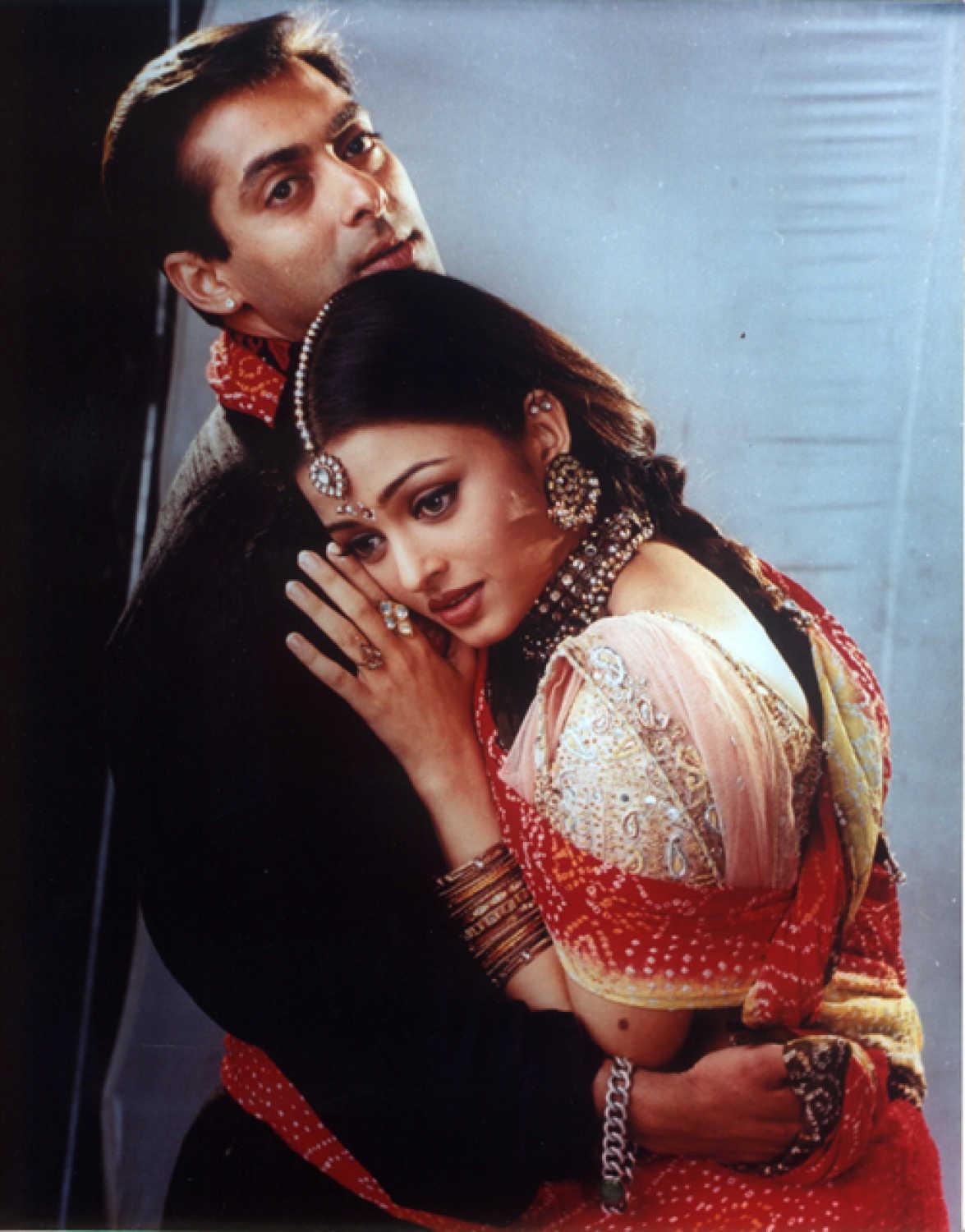 Fans of exlovers Salman Khan Aishwarya Rai Bachchan must not miss these 9  unseen photos