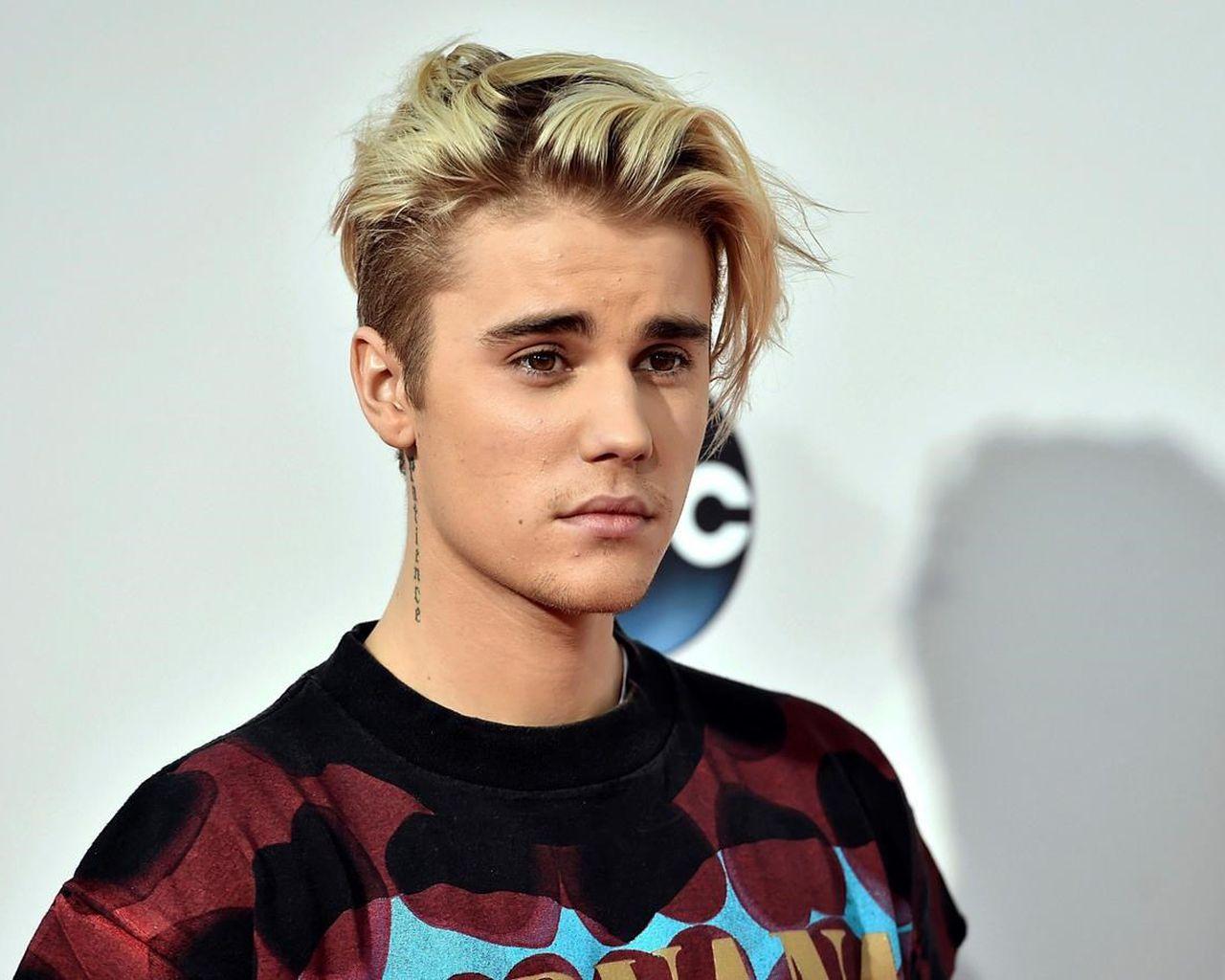 1280x1024 Justin Bieber postpones Canadian summer tour dates until 2022