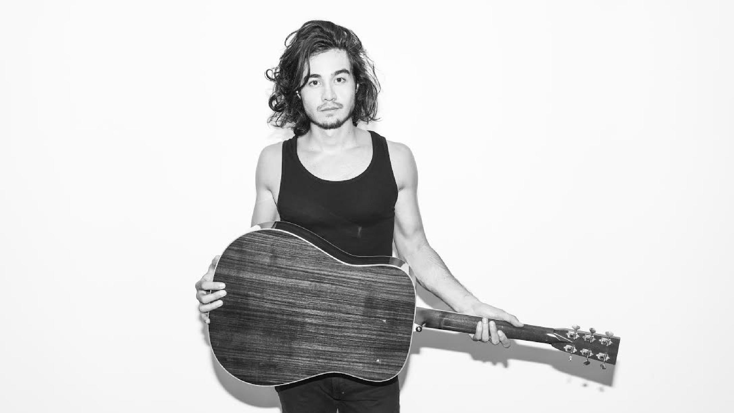 2560x1440 Tiago Iorc tour dates 2022 2023. Tiago Iorc tickets and concerts