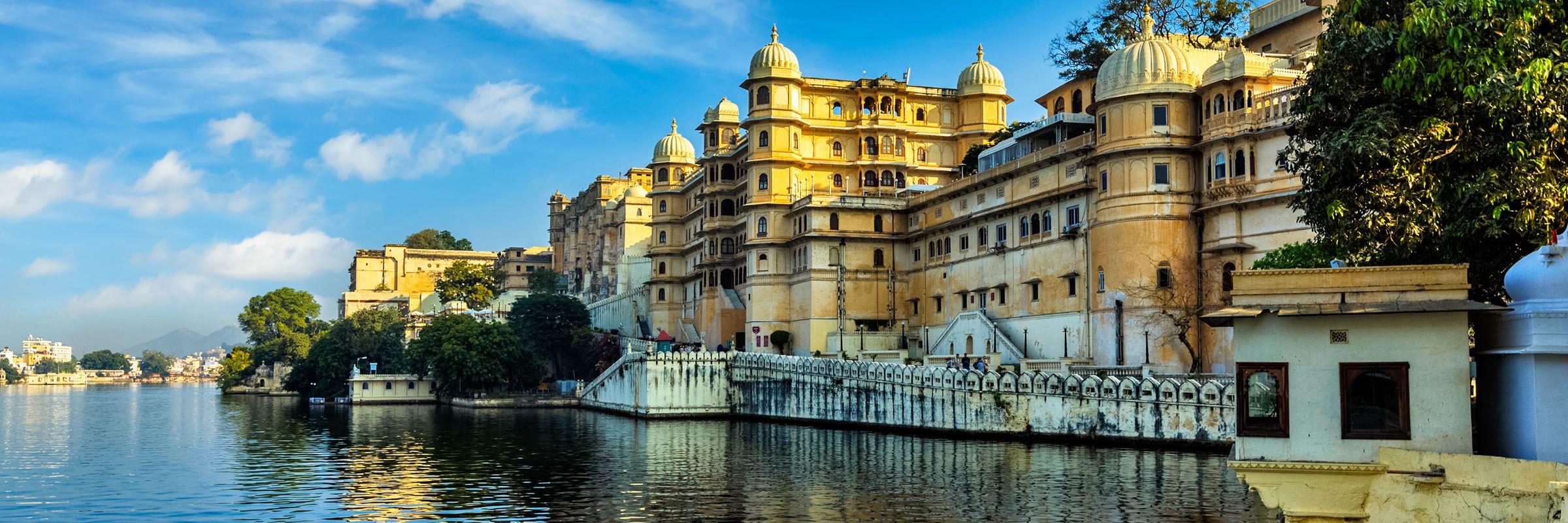 2400x800 Visit Udaipur on a trip to India