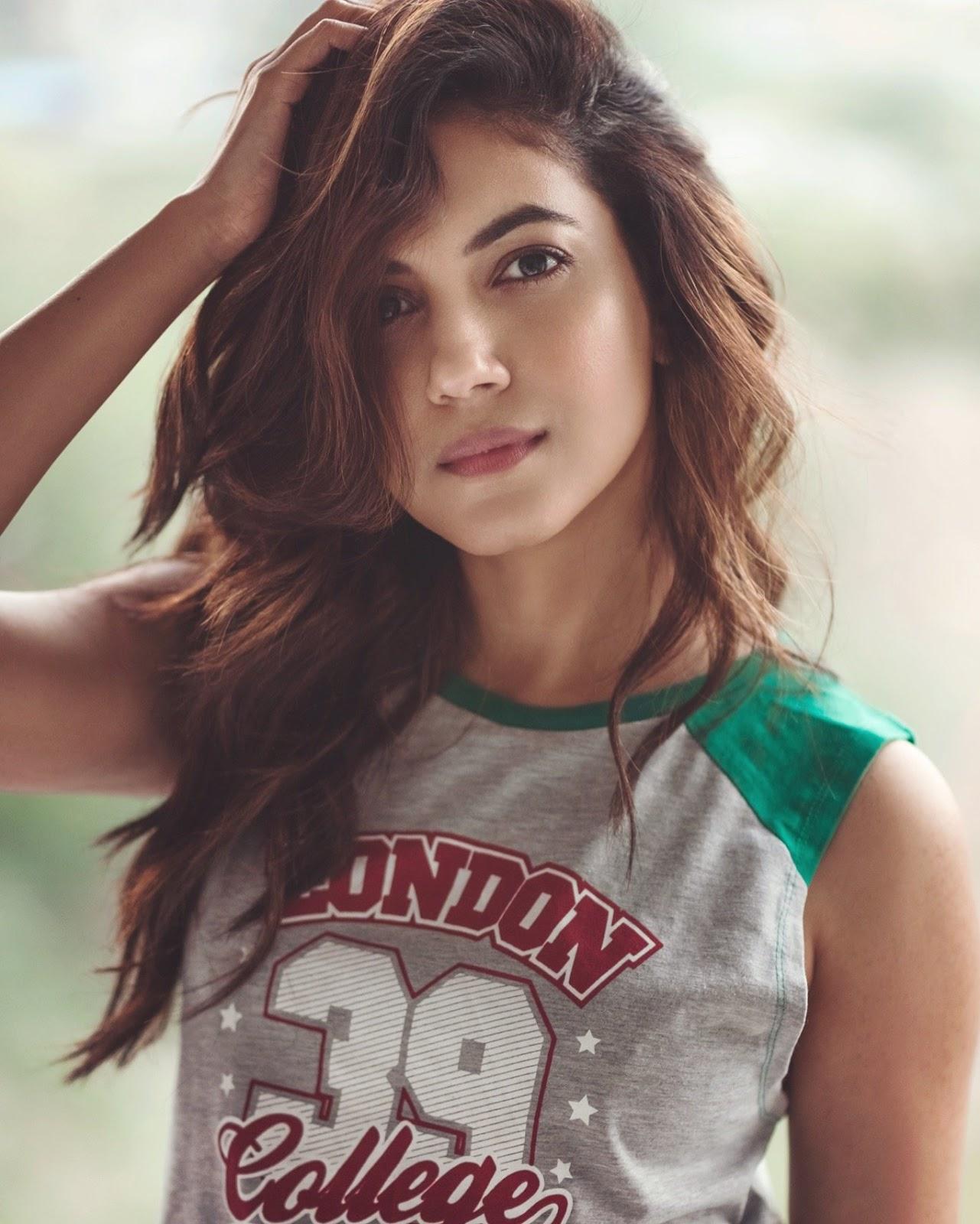1281x1600 Actress Ritu Varma Latest Photohoot stills July 31 2019