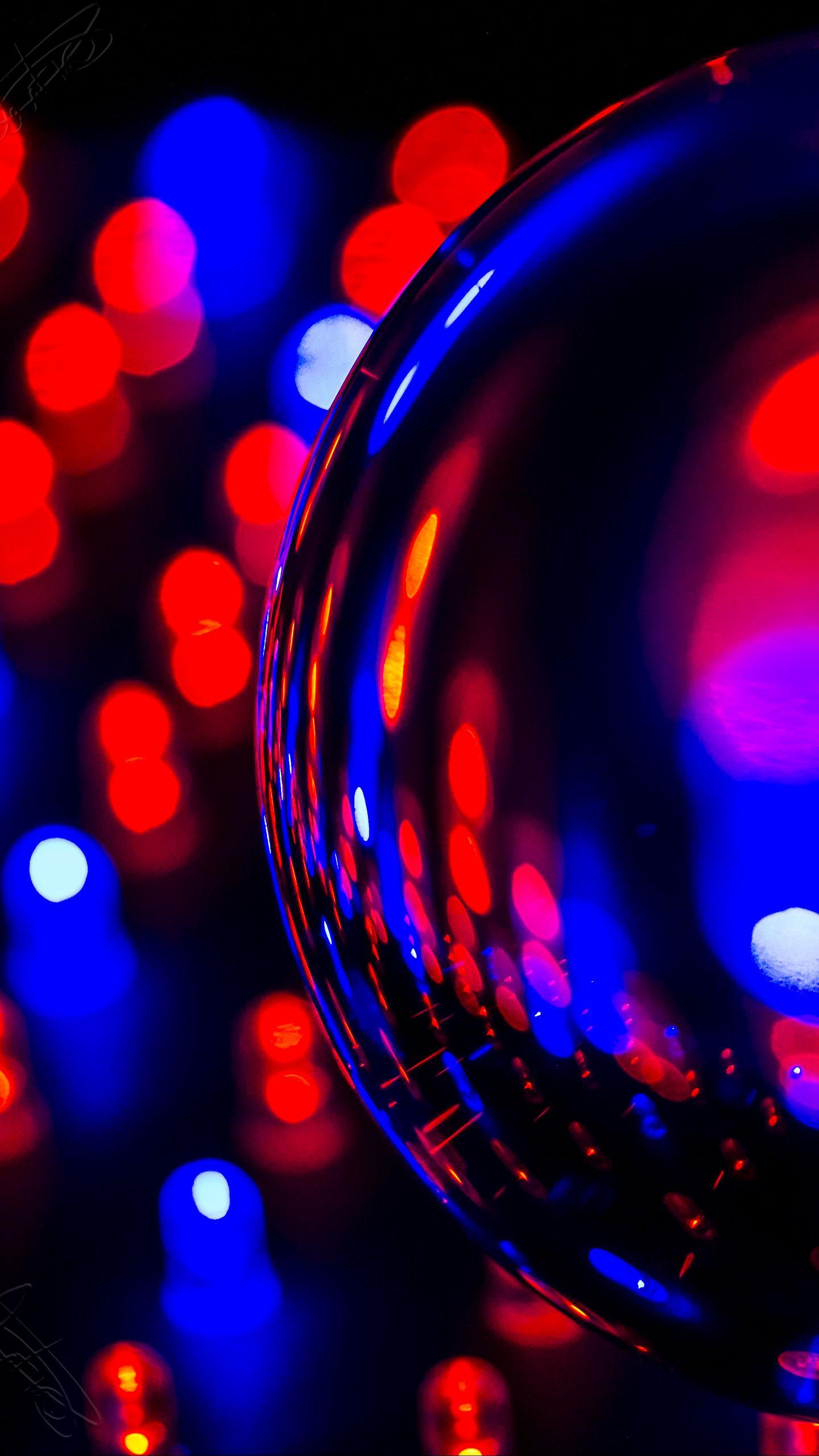 1440x2560 Download wallpaper 1440x2560 ball, neon, glare, reflection qhd samsung galaxy s s edge, note, lg g4 HD background
