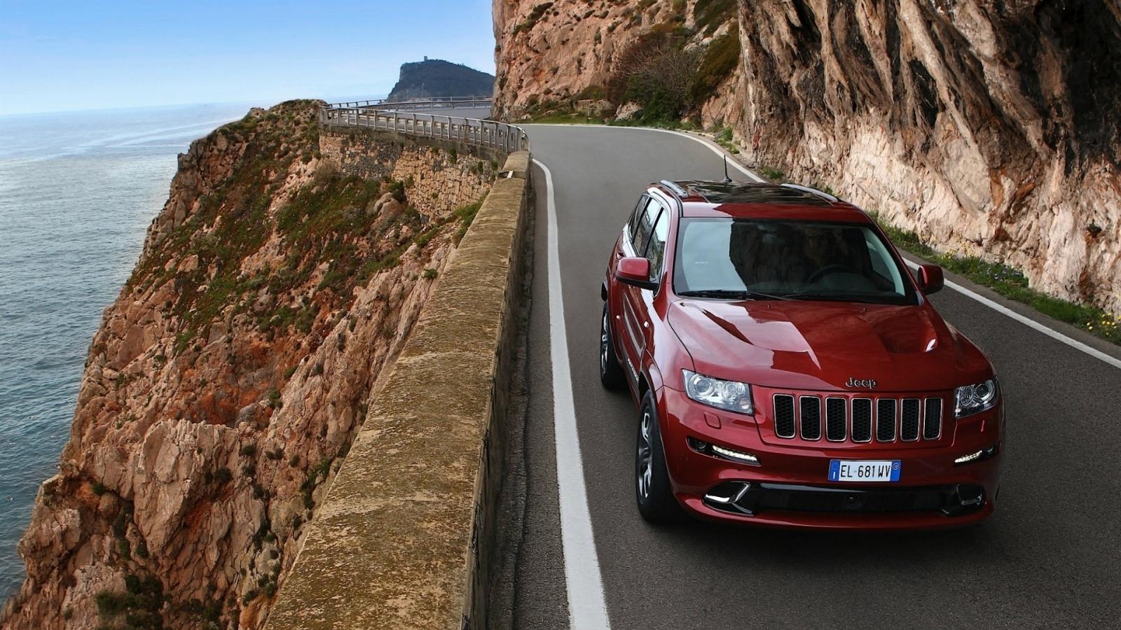 1600x900 Red Jeep Grand Cherokee SRT8 HD Wallpaper