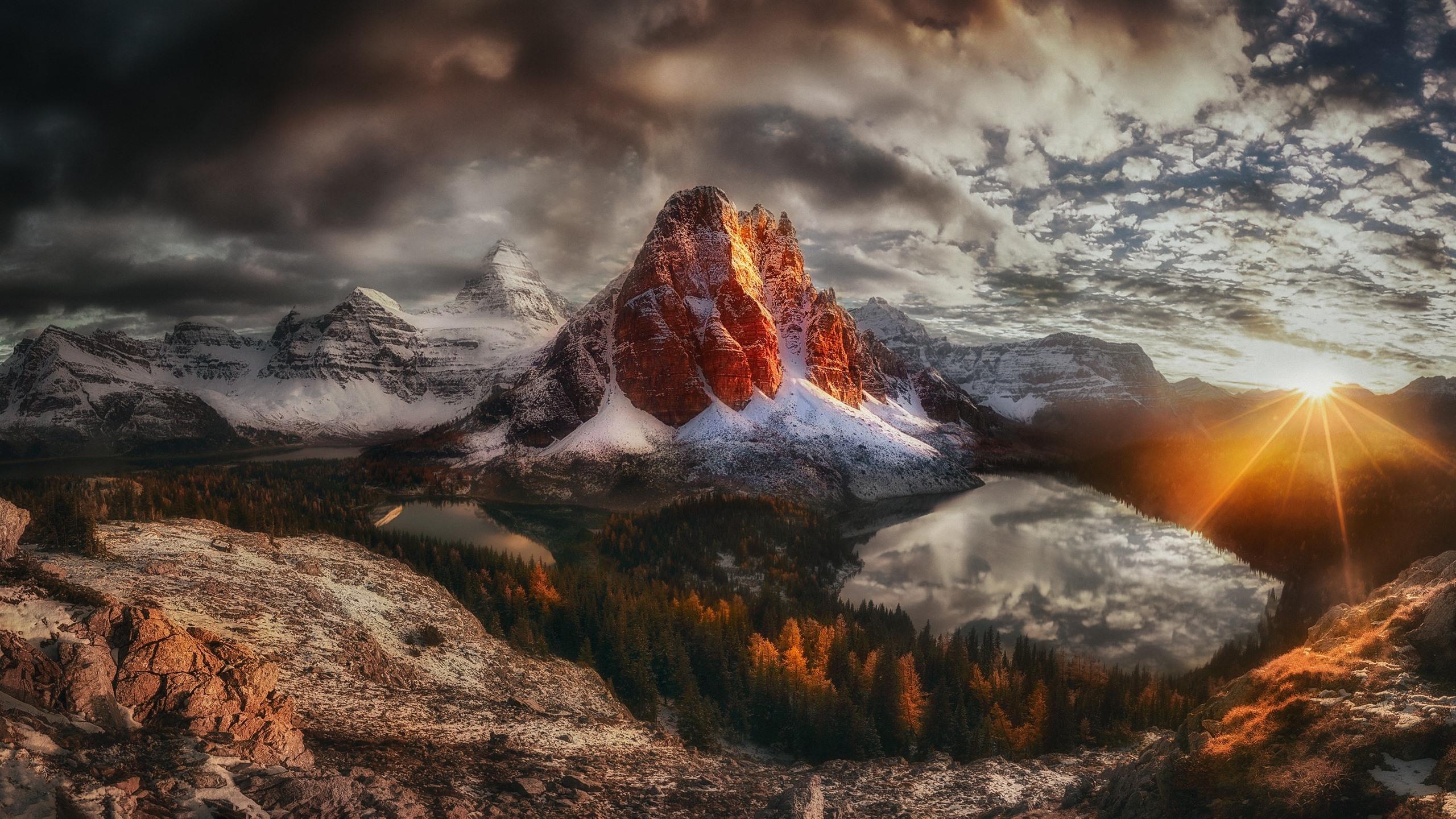 2560x1440 Wallpaper Canada, British Columbia, mountains, snow, sunset, sun rays, lake, winter 2560x1440 QHD Picture, Image