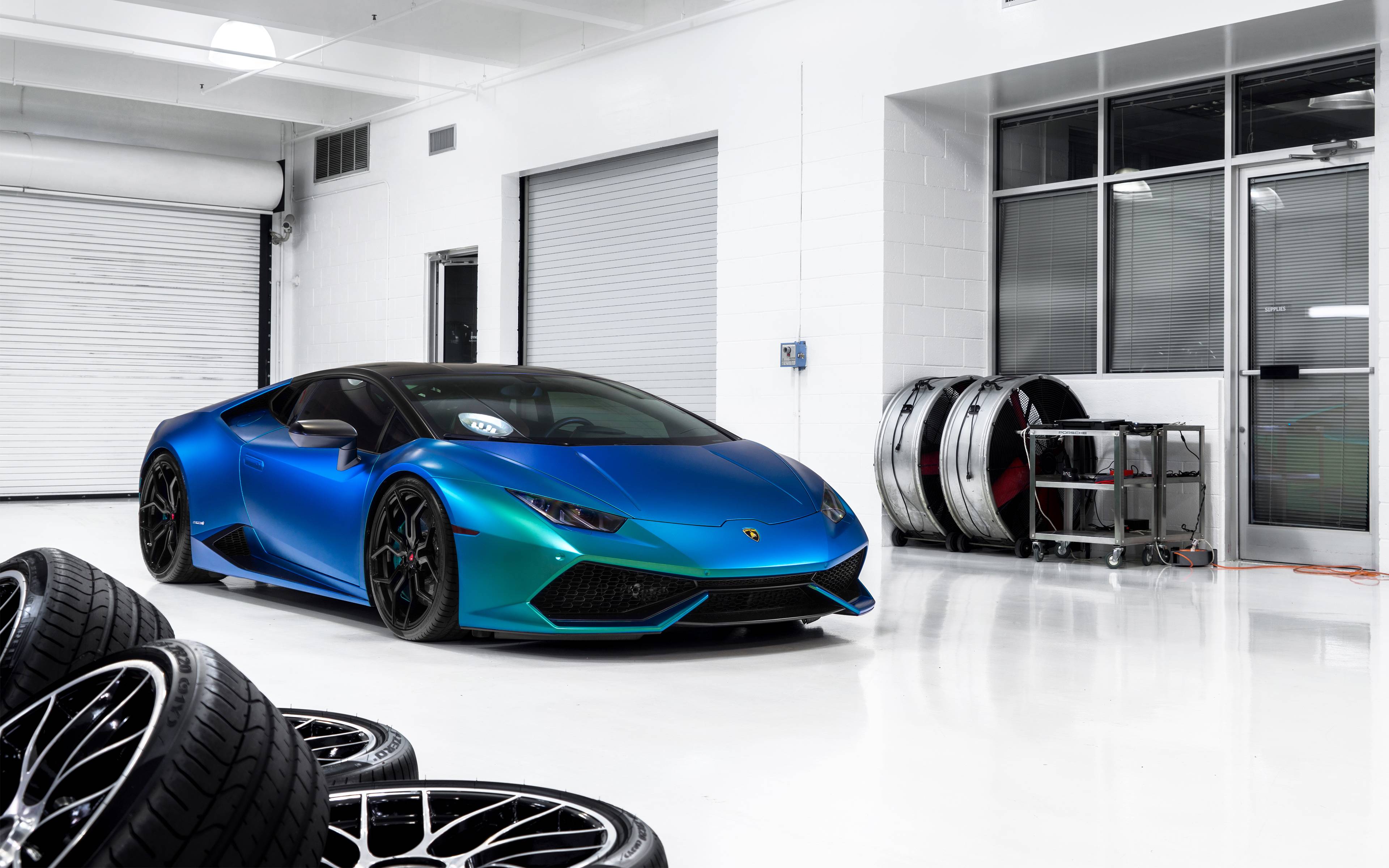 3840x2400 Lamborghini Huracan 4K 8K Wallpaper