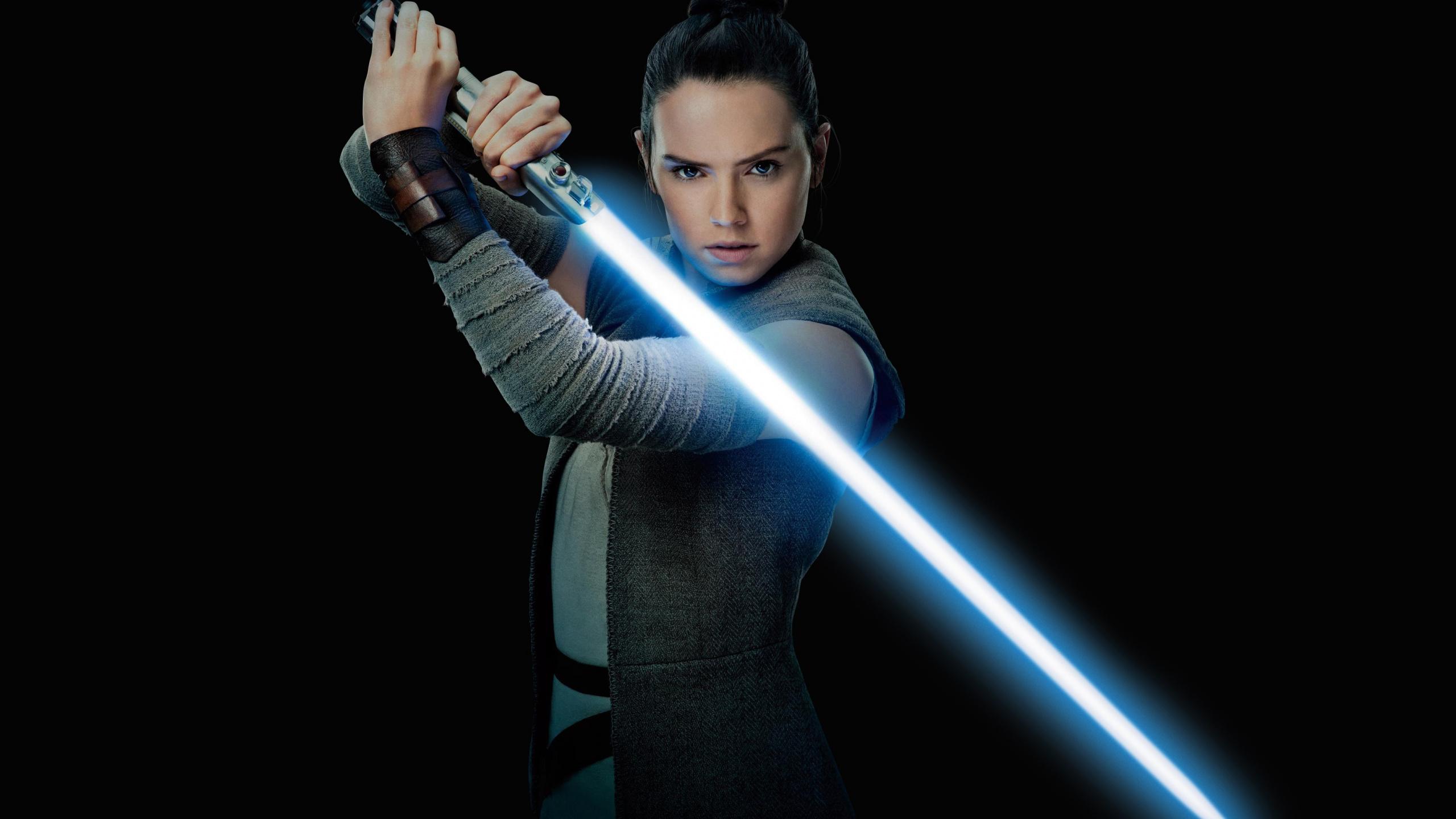 2560x1440 Daisy Ridley, Rey, Star Wars Jedi Rey Lightsaber