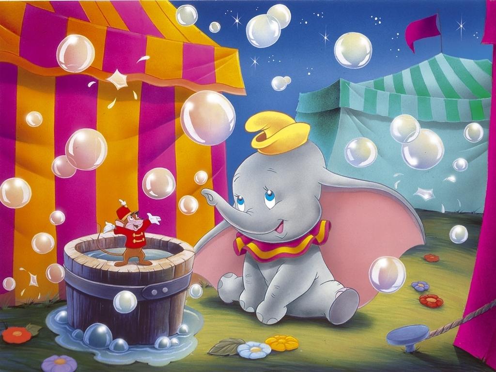 1024x768 Bilinick: Baby Dumbo Hugs