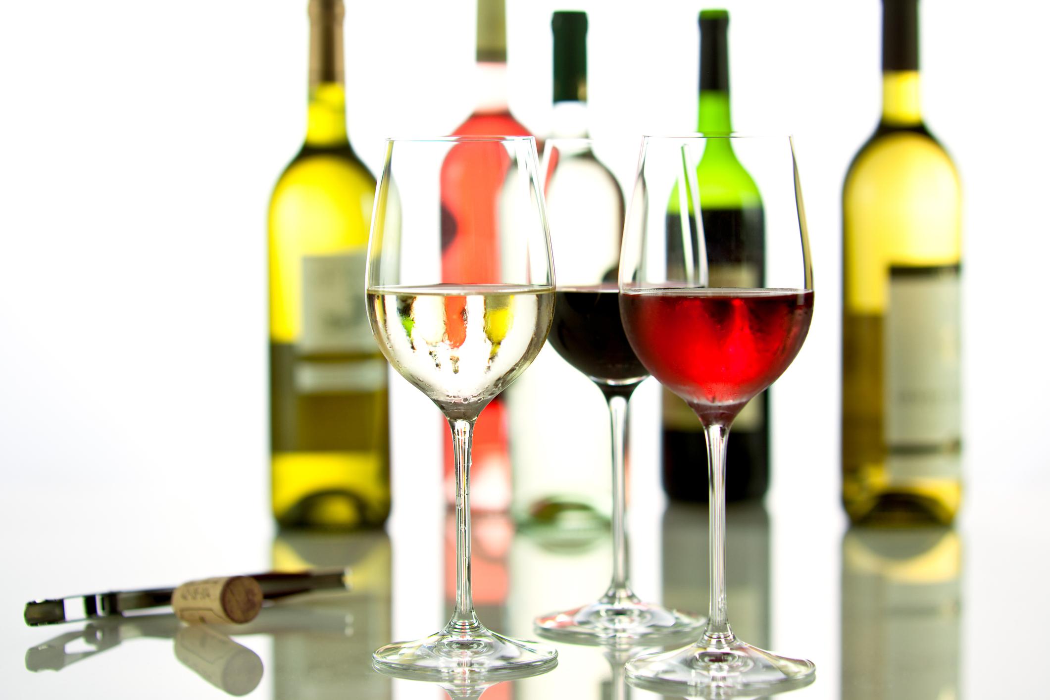 2121x1414 Pros and Cons of Inexpensive Oak Leaf Wines