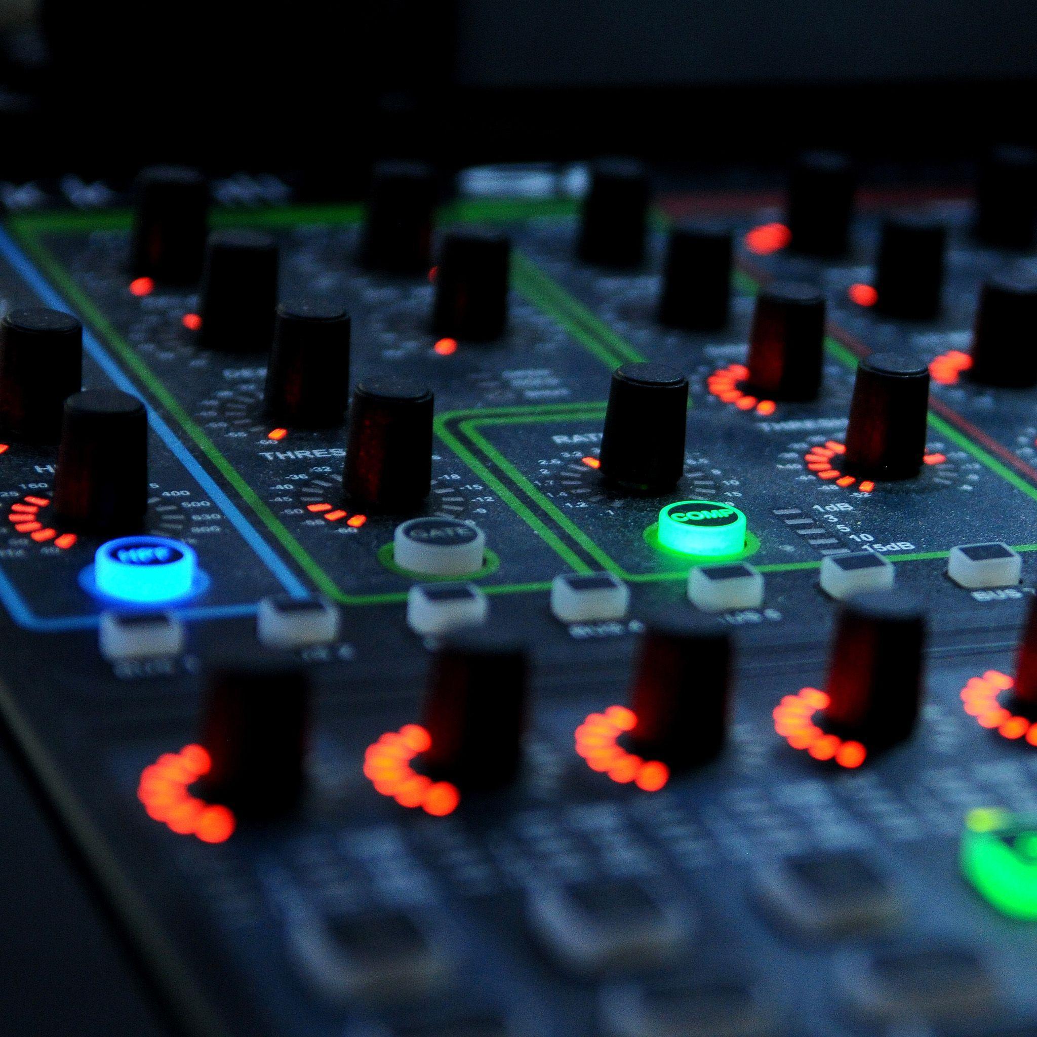 2048x2048 Dj Mixer HD Wallpaper