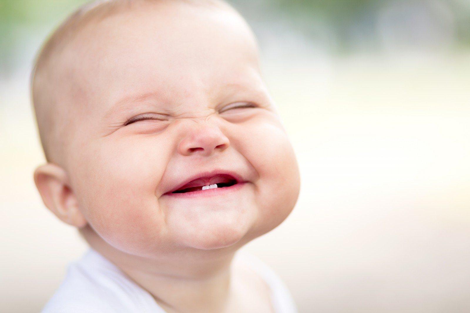 1600x1066 Smiling Cute Baby Smiling With Teeth