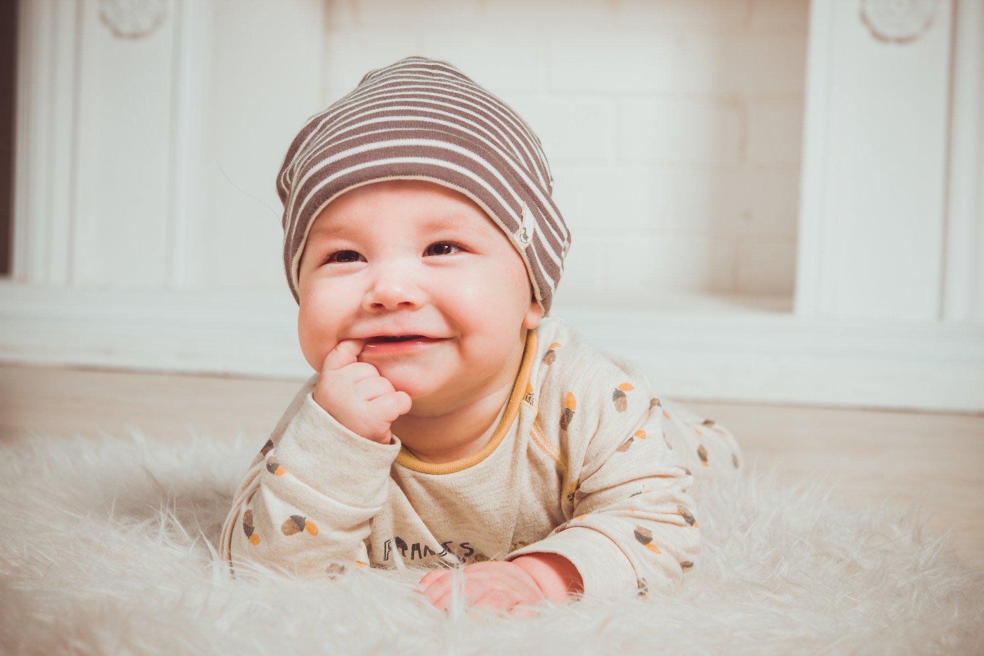 1920x1280 HD Wallpaper Cute Baby HD Wallpaper #smilecutebaby, # cutebaby, #cutebabyboy, #cutebabys, #cutebabysmile, #cutewallpaper Get more Awesome Cute Baby HD Wallpaper