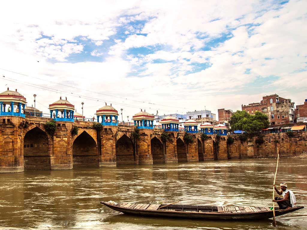 1024x768 Uttar Pradesh launches 24X7 helpline for tourists News Live