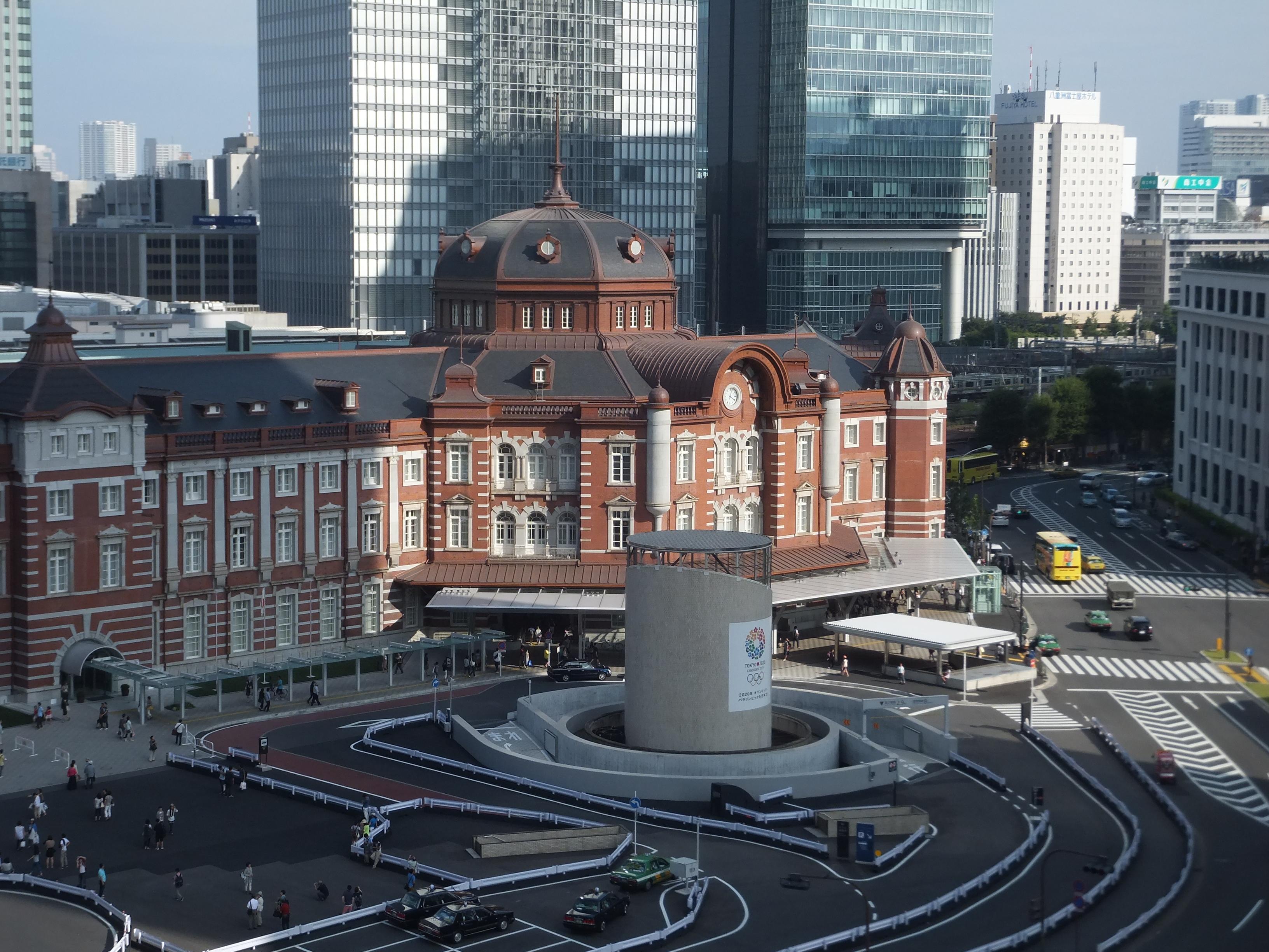 3264x2448 Tokyo Station Marunouchi Building, south side dome, 21 July