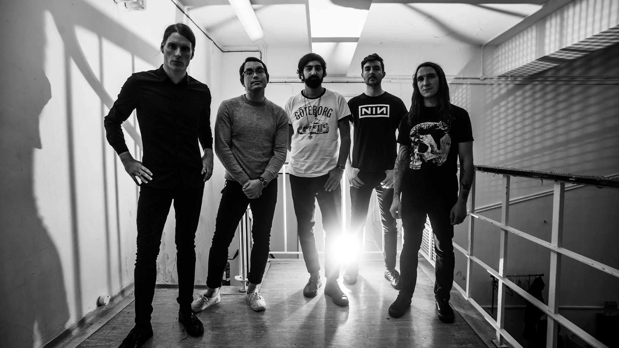 2048x1152 Deafheaven
