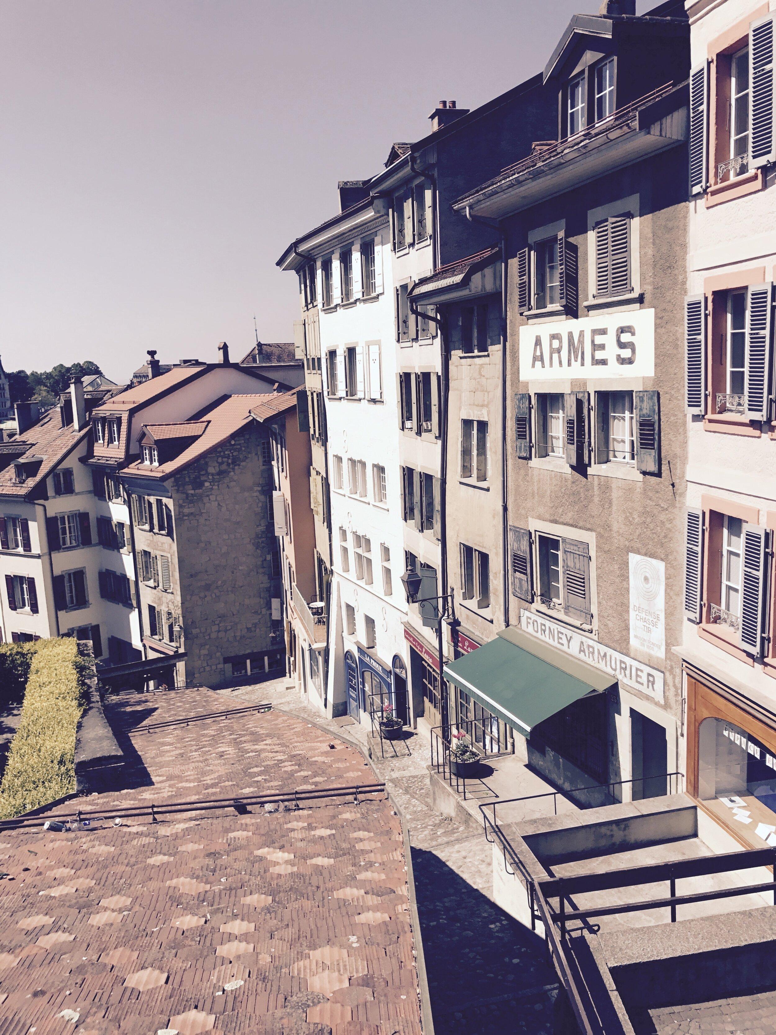 2500x3333 Lausanne