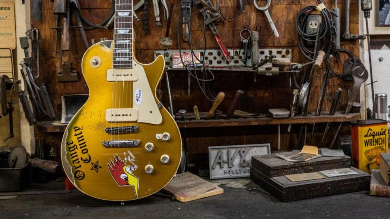 1600x900 Gibson Custom Shop unveils $9K Mike Ness 1976 Les Paul Deluxe