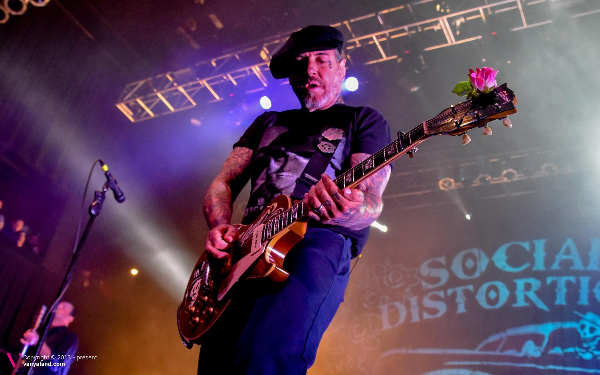 1920x1200 Social Distortion live at The House of Blues in Boston