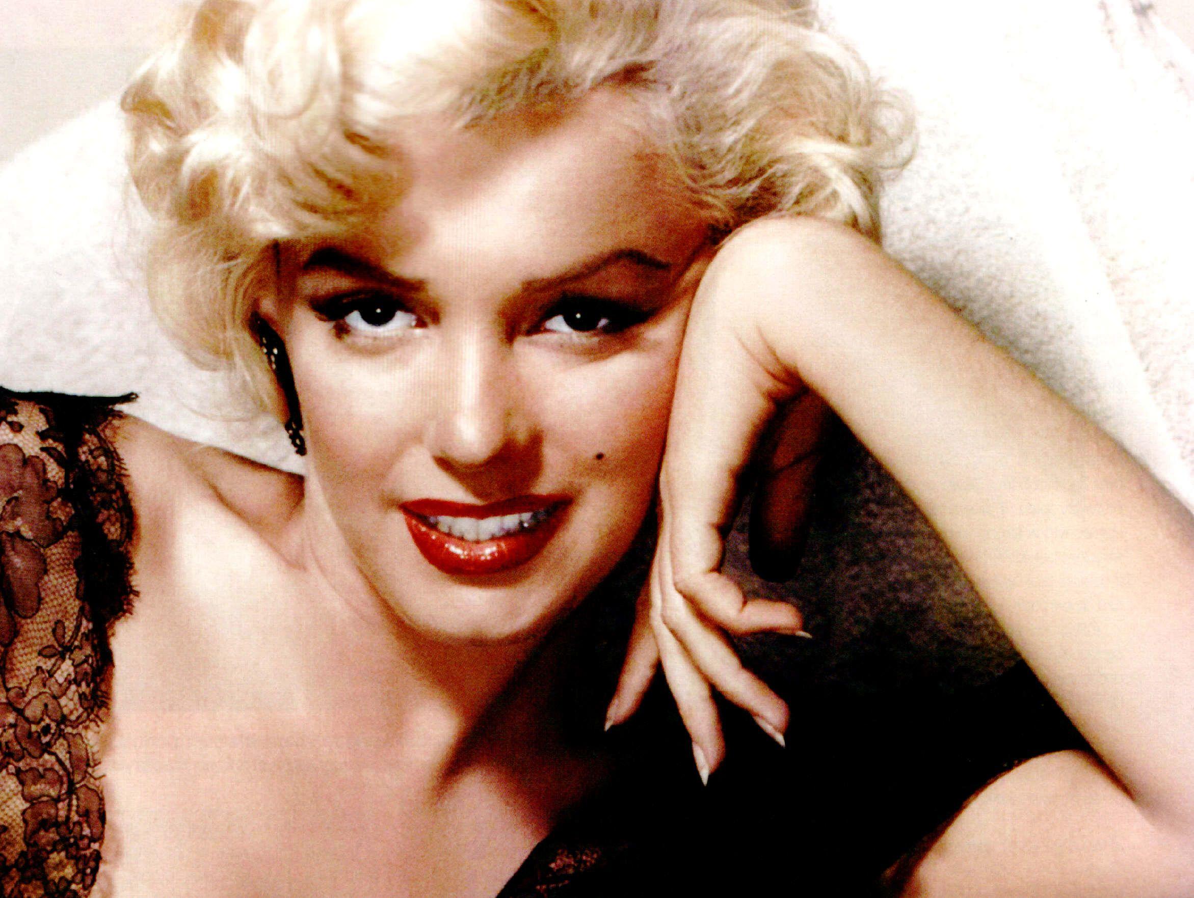 2343x1763 Marilyn Monroe. Marilyn monroe photo, Marylin monroe, Marilyn