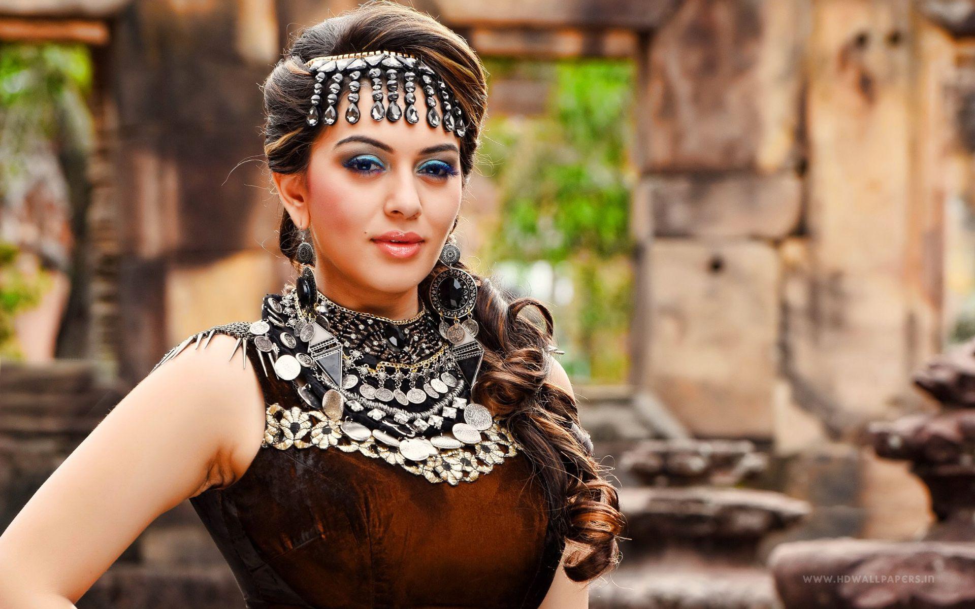 1920x1200 Puli Actress Hansika Wallpaper