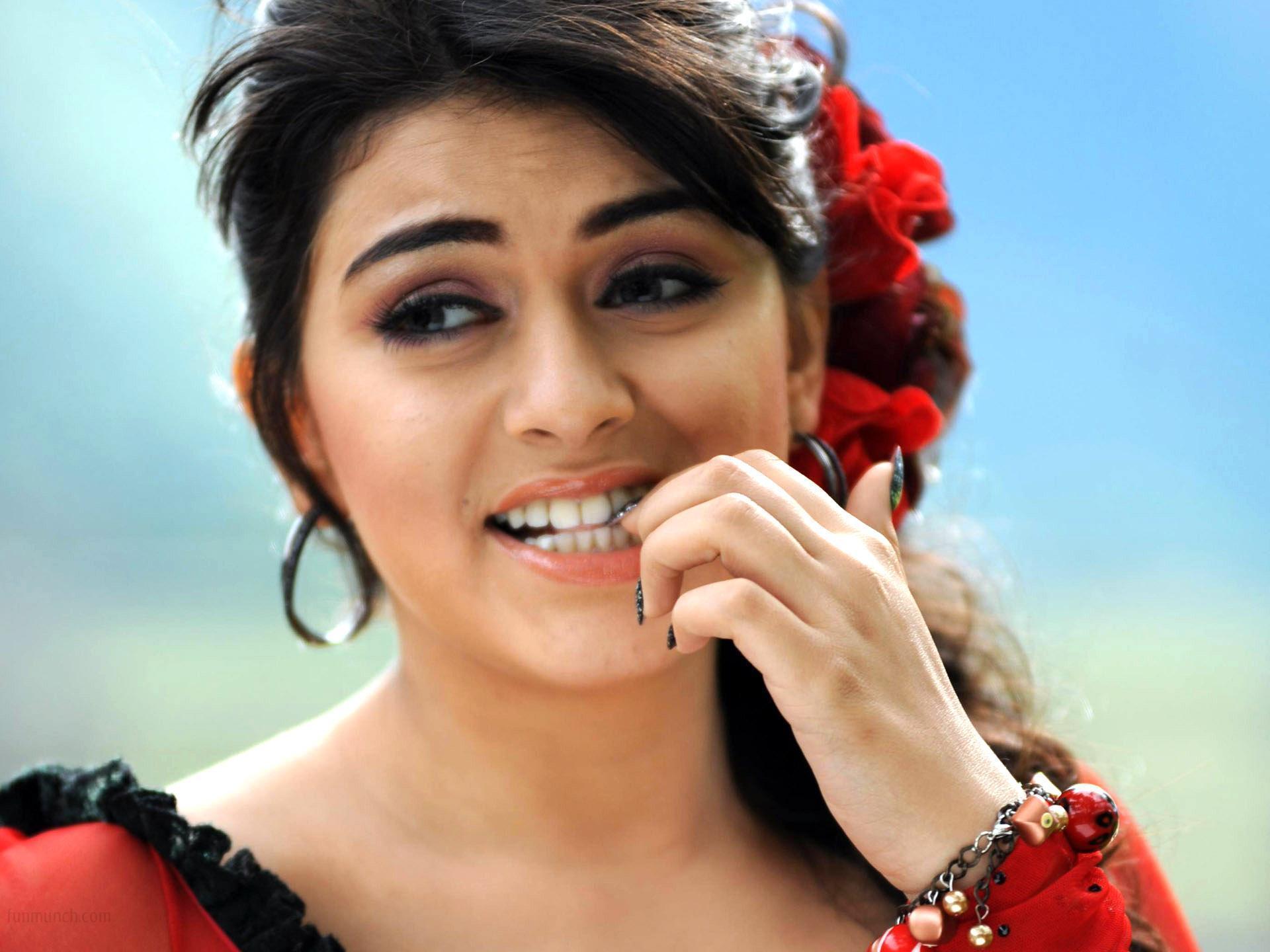 1920x1440 telugu heroine hansika wallpaper hansika motwani beautiful HD