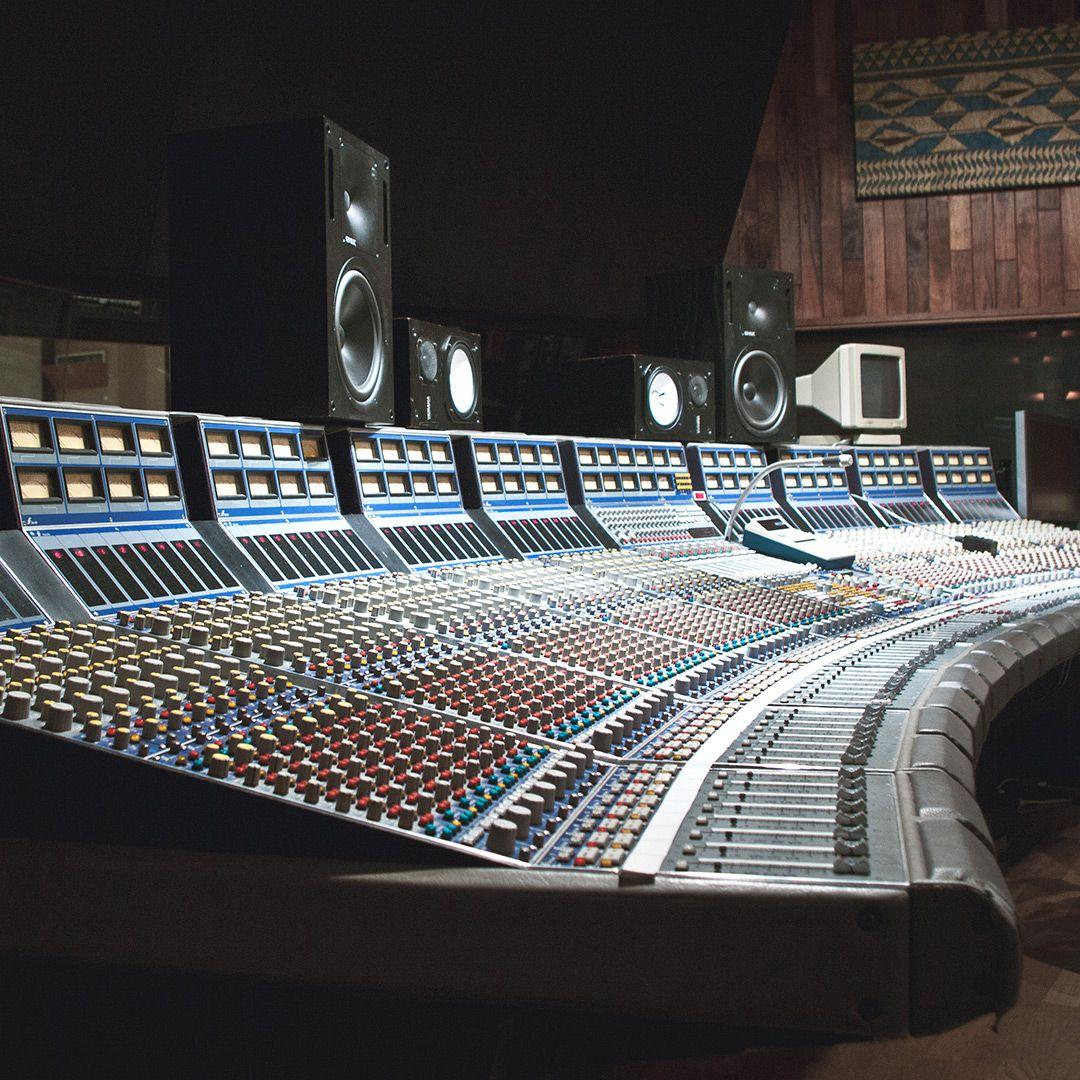 1080x1080 Wallpaper. Focusrite Audio Engineering Ltd