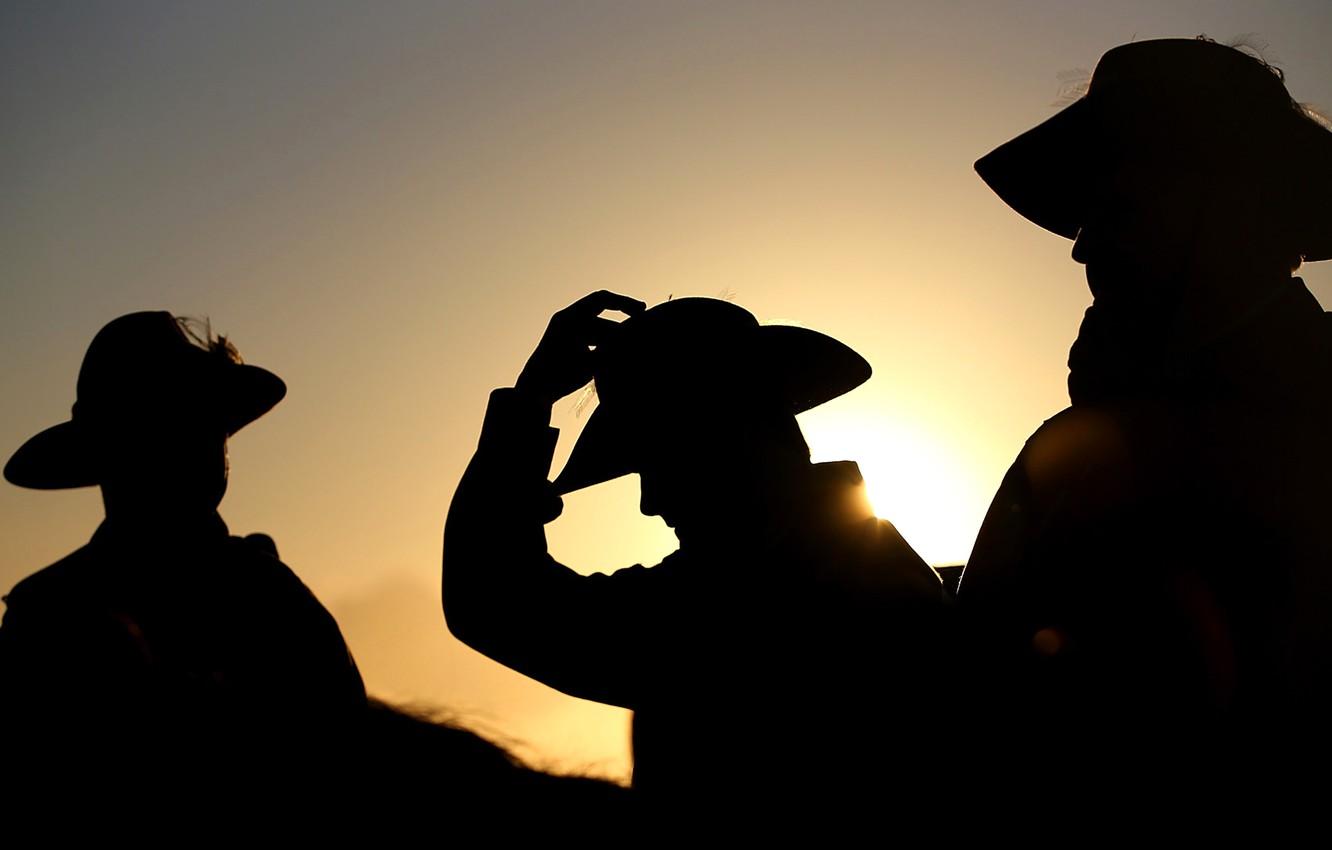 1332x850 Wallpaper hat, silhouette, Australia, men, Anzac Day, Currumbin QLD image for desktop, section праздники