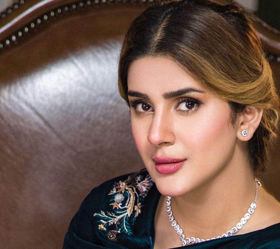 1080x960 Kubra Khan Wallpaper