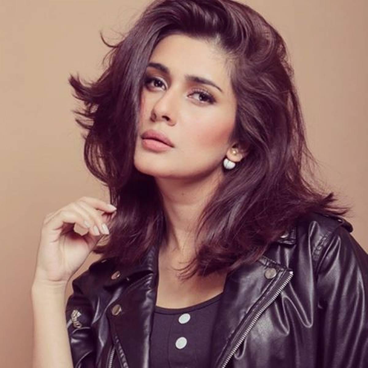 1200x1200 Kubra Khan just followed this trend and she's never looked better!