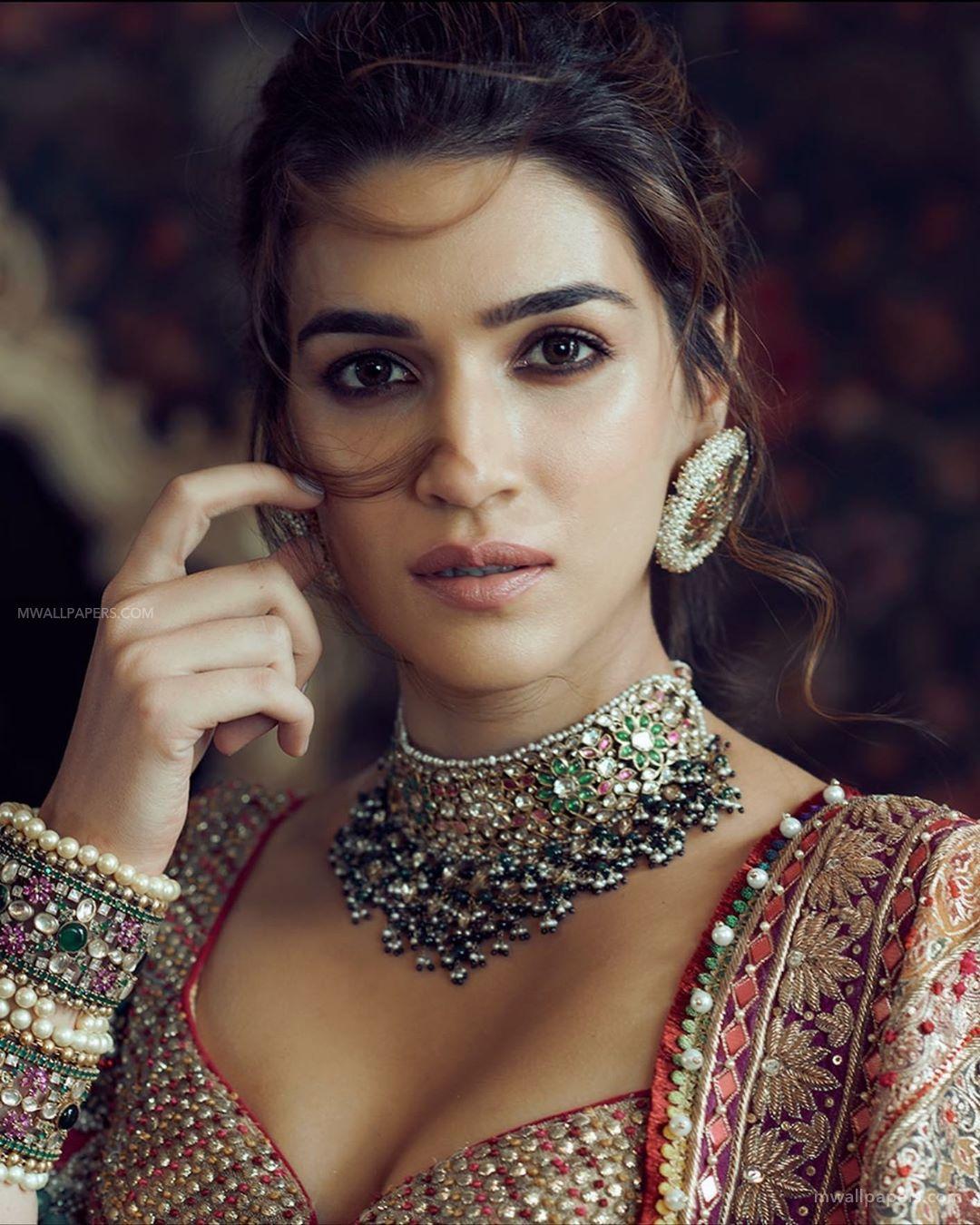 1080x1350 Kriti Sanon HD Wallpaper (Desktop Background / Android / iPhone) (1080p, 4k) (1080x1350) (2022)
