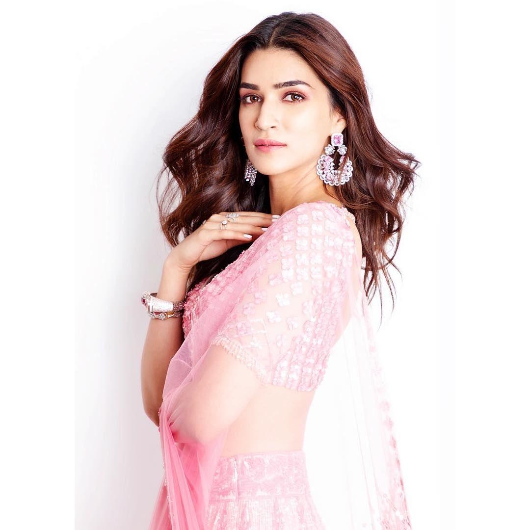 1080x1080 Kriti Sanon HD Wallpaper (1080p, 4k) For Girls In Lehenga