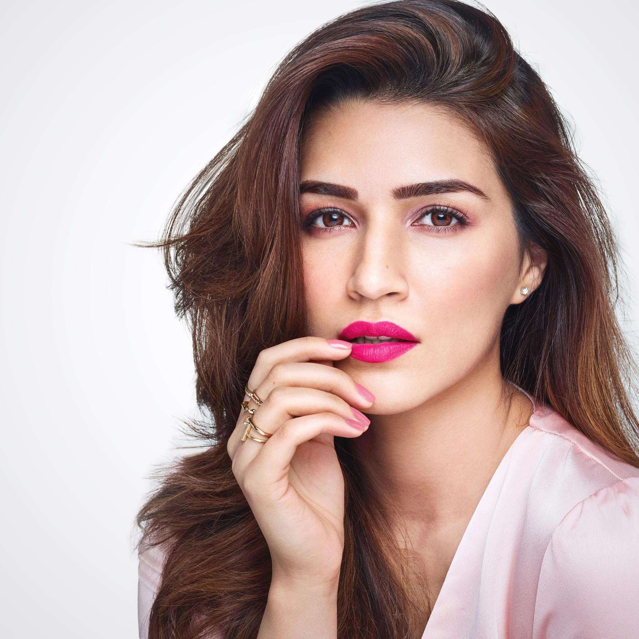 2048x2048 Kriti Sanon Wallpaper 4K, Bollywood actress, Indian actress, People