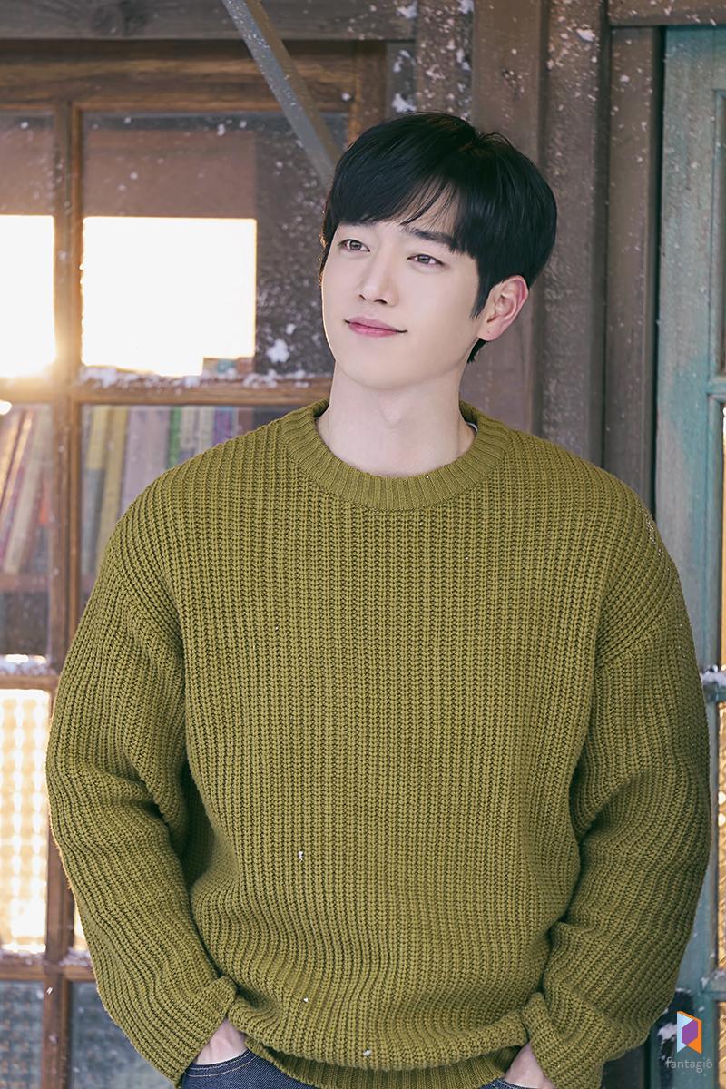 800x1200 Get to Know the Handsome Seo Kang Joon from 'When The Weather is Fine'