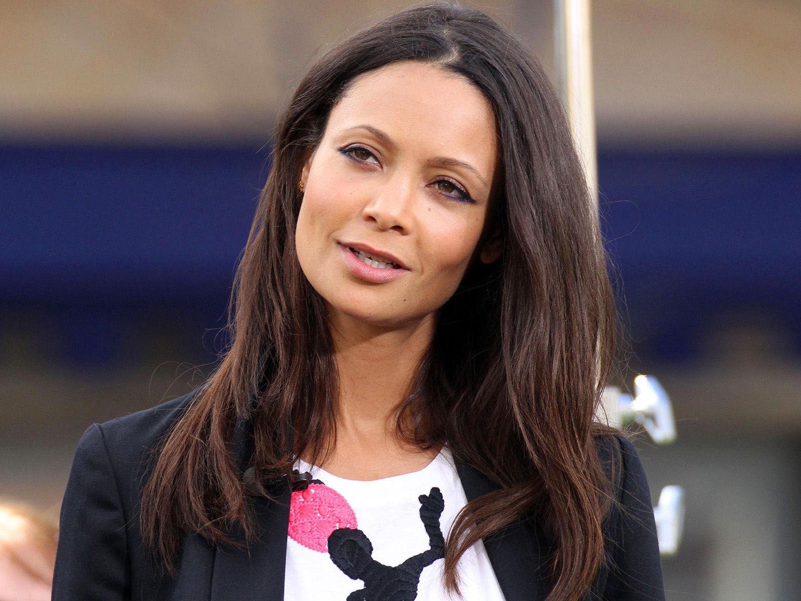 1600x1200 Thandie Newton Wallpaper Picture 57540 1600x1200px