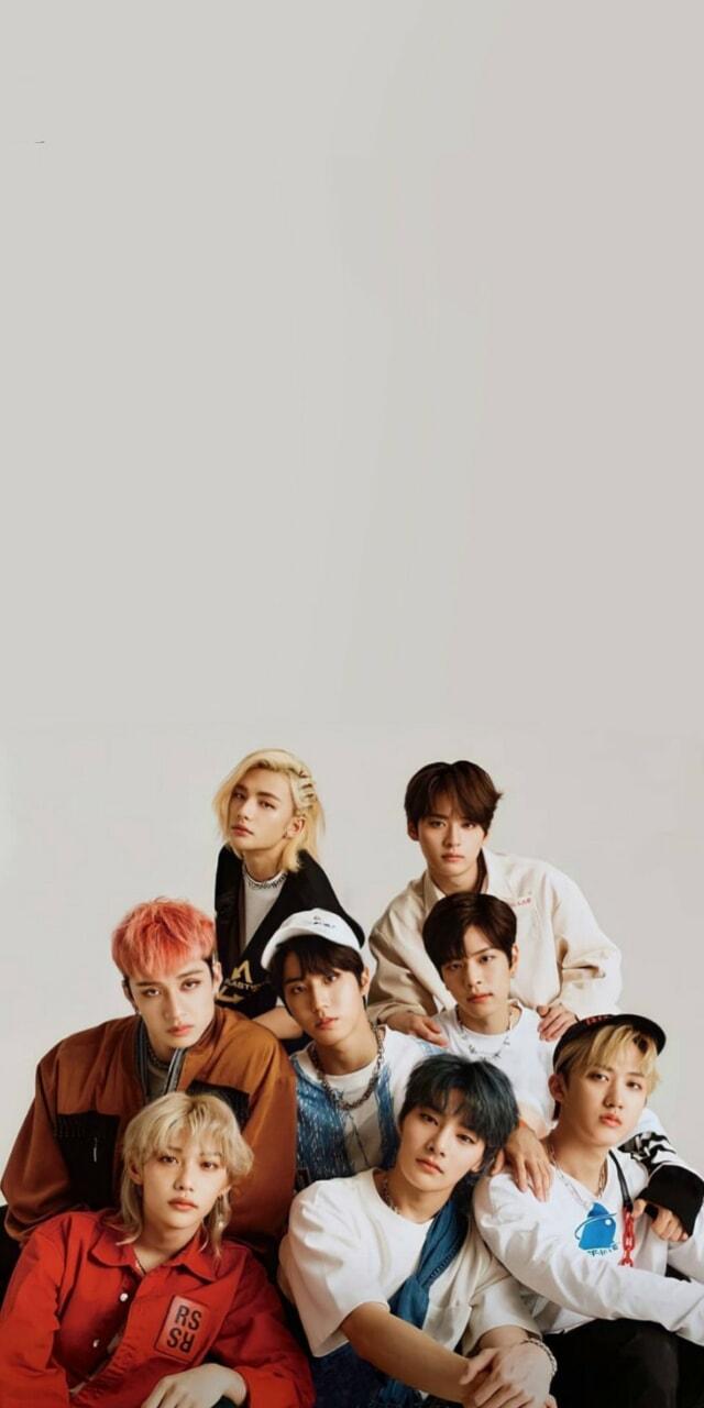 640x1280 Stray Kids Wallpaper OT8 (Simple)