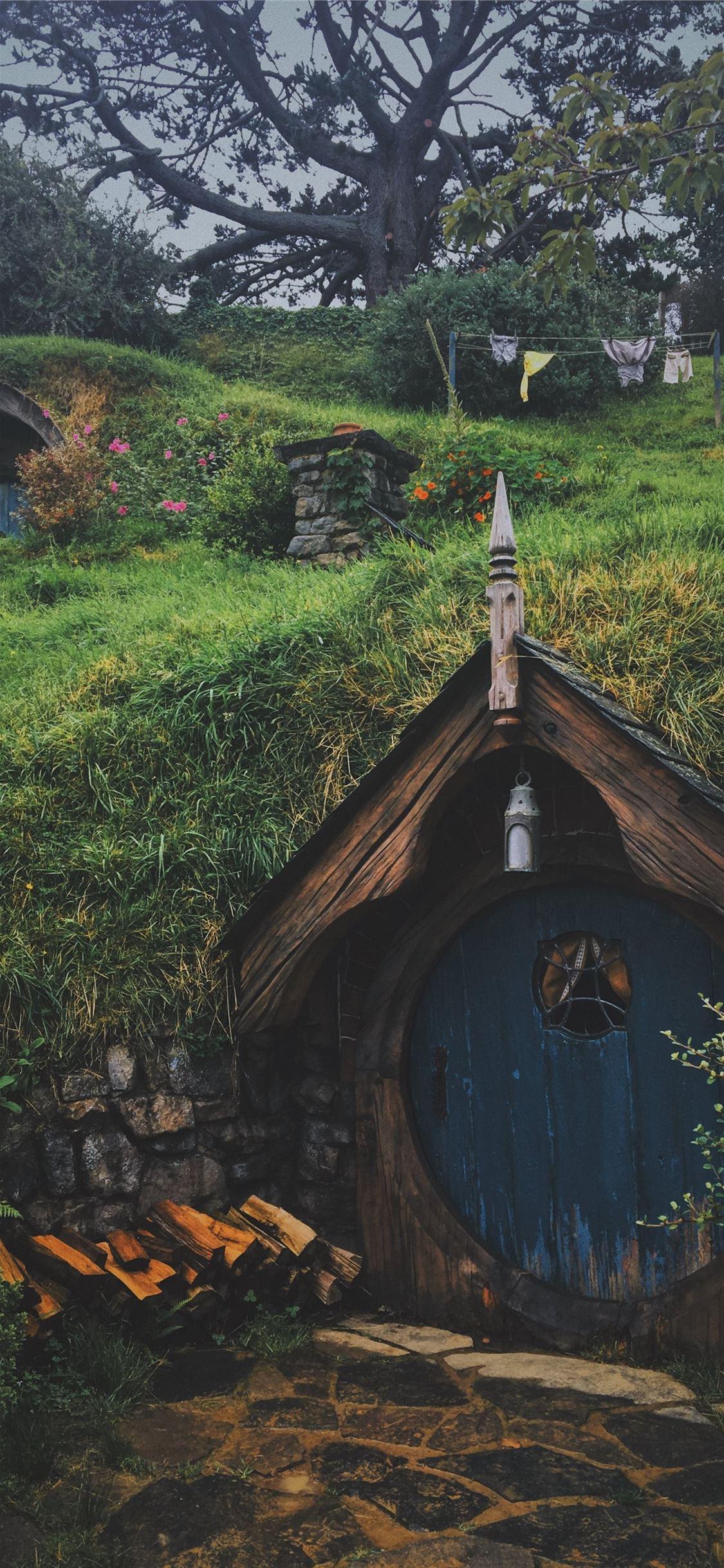 1125x2436 The Hobbit house iPhone X Wallpaper Free Download