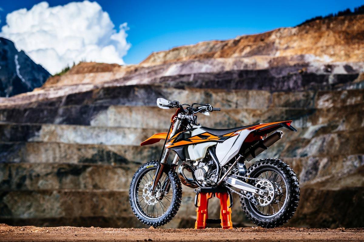 1200x800 KTM 300 XC Wallpaper